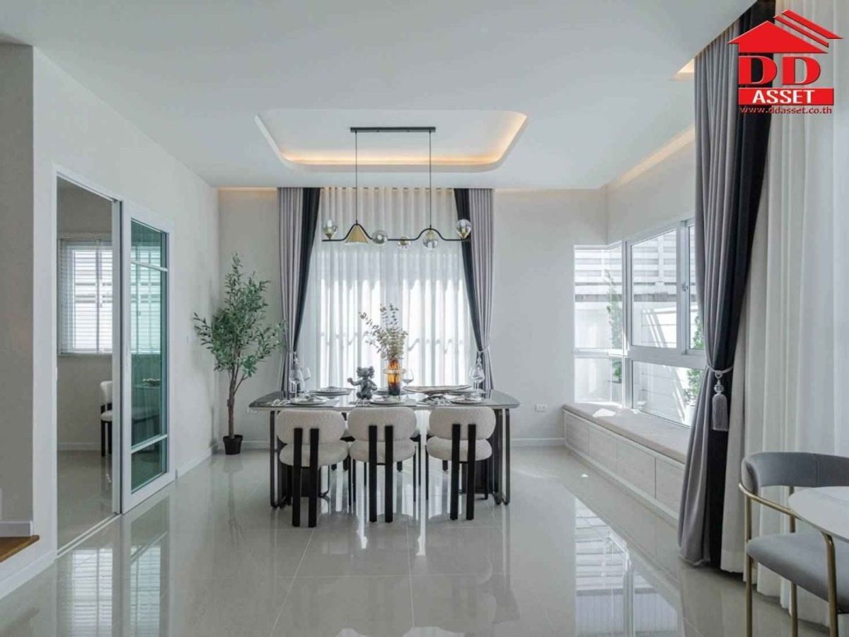 ขายบ้านลาดกระบัง สุวรรณภูมิ : ขายบ้านเดี่ยว 2 ชั้น เดอะ แฮมป์ตัน พระราม9 กรุงเทพกรีฑา (The Hampton Rama 9 Krungthep Kreetha) ใกล้ถนนตัดใหม่ศรีนครินทร์- ร่มเกล้า รหัส : H8174