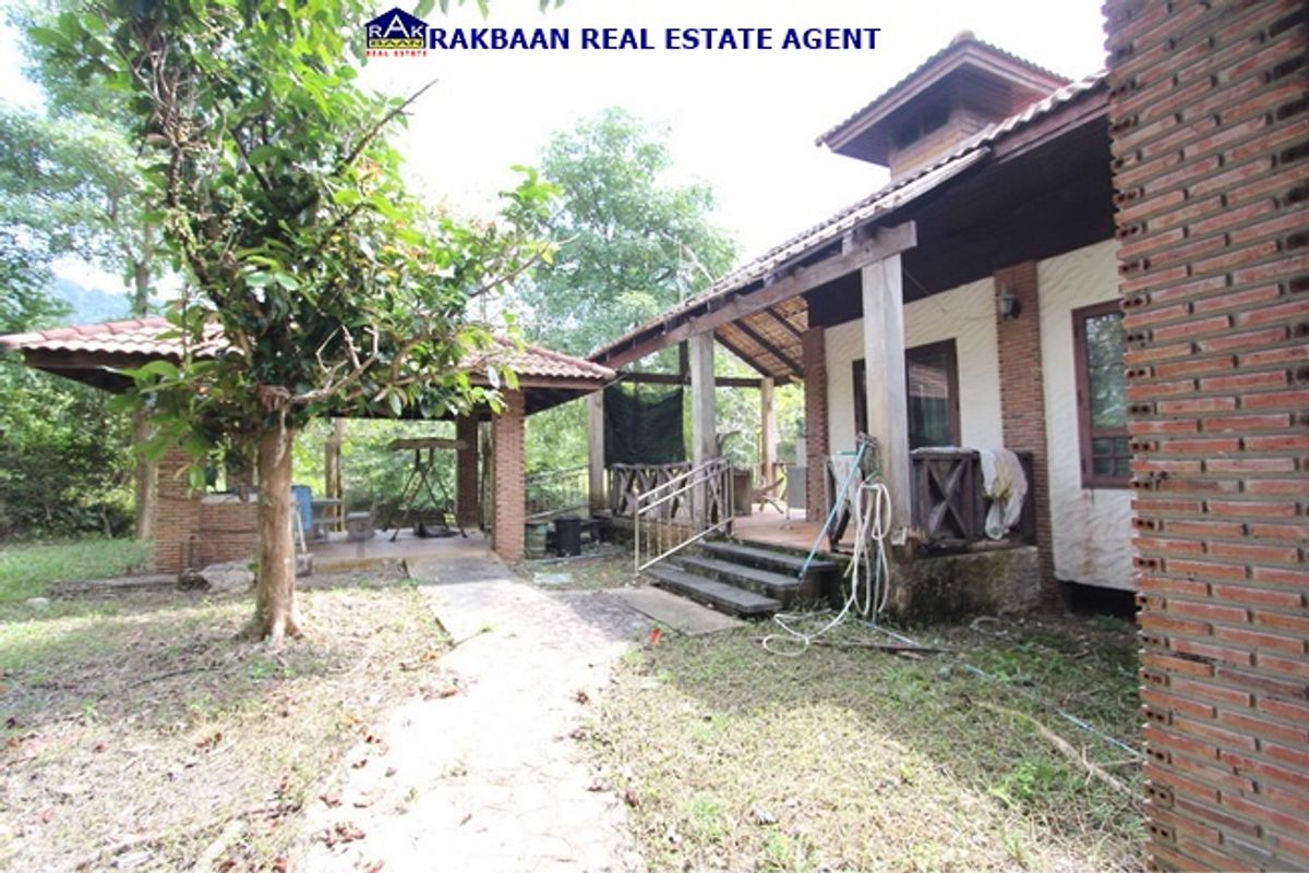 ขายบ้านจันทบุรี : ขายบ้านพักตากอากาศ Rabbit Hill Resort 1ไร่ 16วา 2ห้องนอน 2ห้องน้ำ หลังบ้านติดธารน้ำ วิวภูเขา ราคาเพียง 1.75 ล้านเท่านั้น