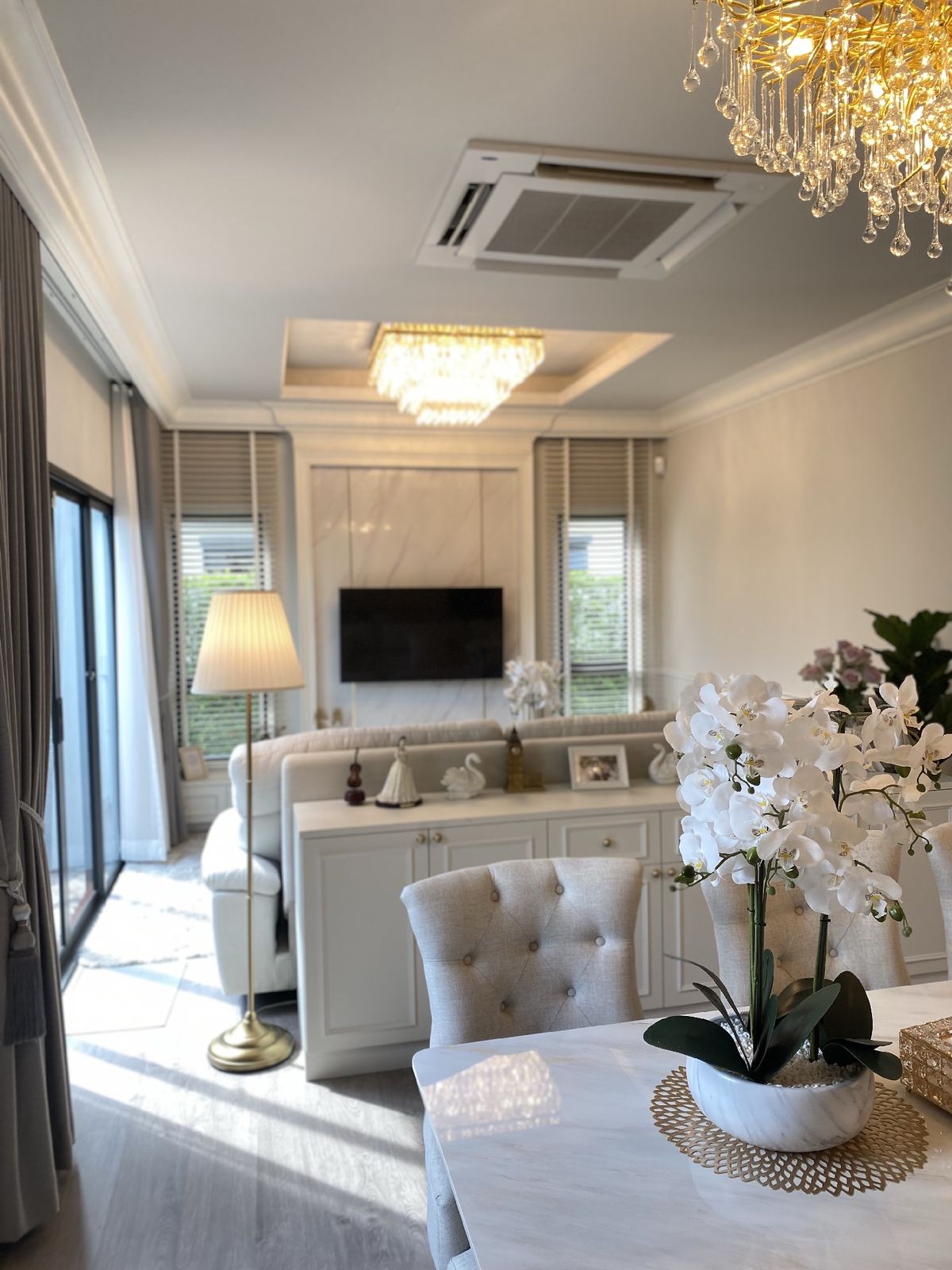 ขายบ้านลาดกระบัง สุวรรณภูมิ : สราญสิริ รามคำแหง บ้านหรู หิ้วกระเป๋าเข้าอยู่ได้เลย ที่ดิน 56 ตรว. พื้นที่ใช้สอย 184 ตรม.