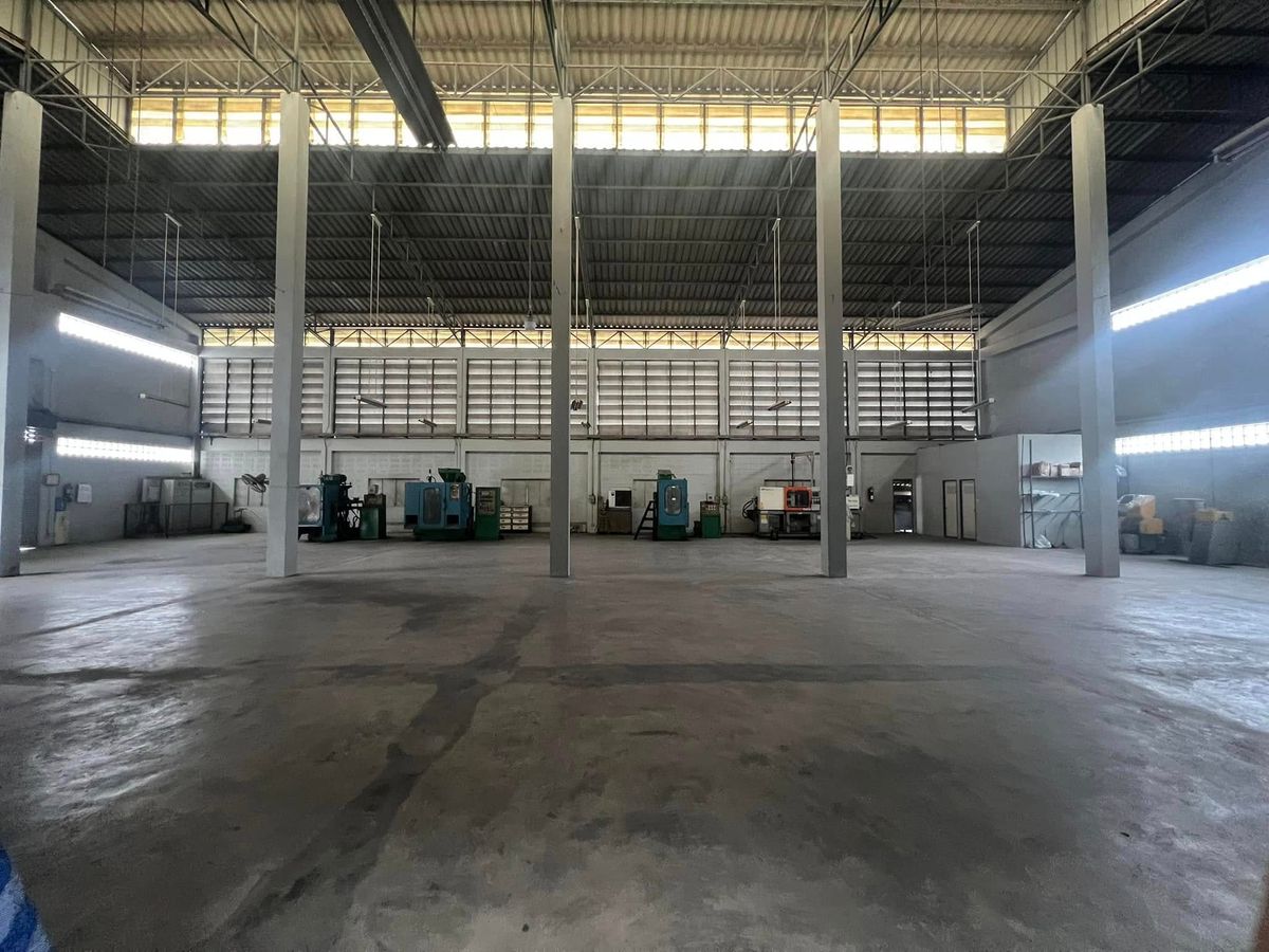 For RentFactoryPathum Thani,Rangsit, Thammasat : For rent, warehouse, Lam Luk Ka factory, 3 phase, has a license. 4, 1,100 sqm. With 2 -storey office office.