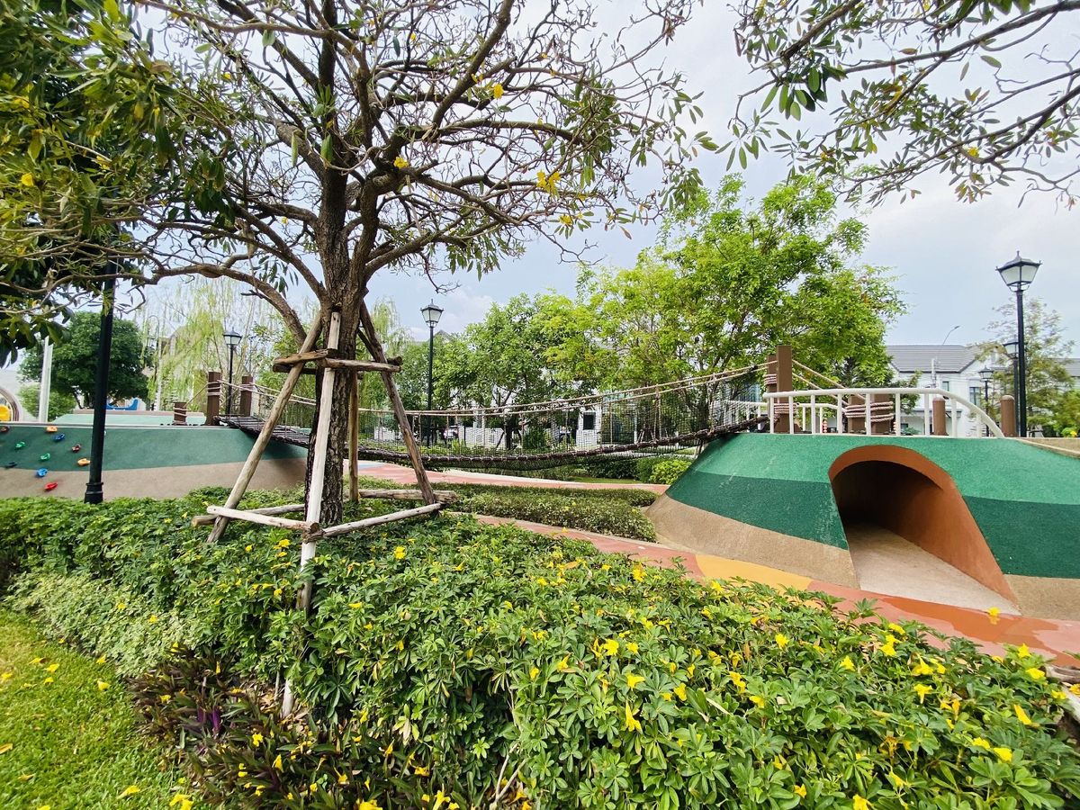 ขายบ้านลาดกระบัง สุวรรณภูมิ : สราญสิริ รามคำแหง บ้านหรู หิ้วกระเป๋าเข้าอยู่ได้เลย ที่ดิน 56 ตรว. พื้นที่ใช้สอย 184 ตรม.