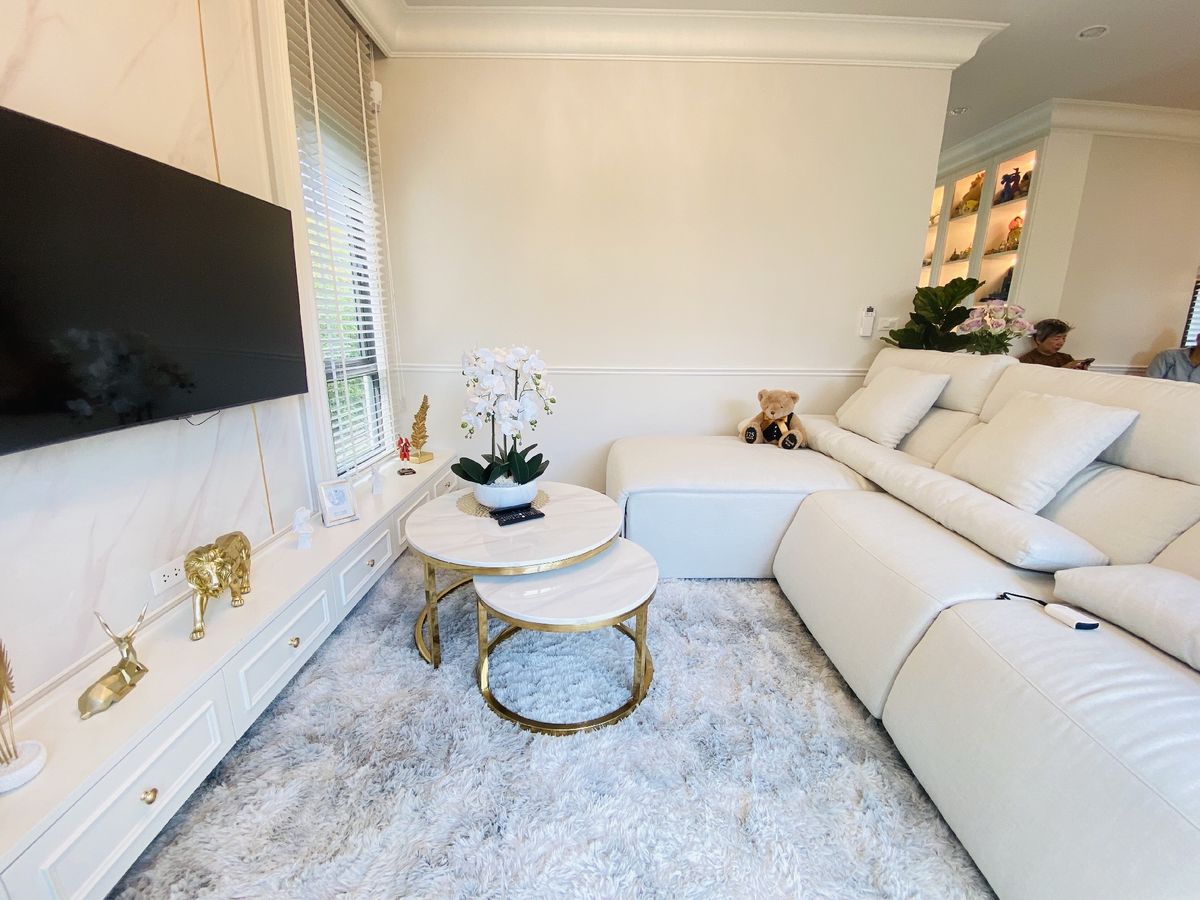 ขายบ้านลาดกระบัง สุวรรณภูมิ : สราญสิริ รามคำแหง บ้านหรู หิ้วกระเป๋าเข้าอยู่ได้เลย ที่ดิน 56 ตรว. พื้นที่ใช้สอย 184 ตรม.