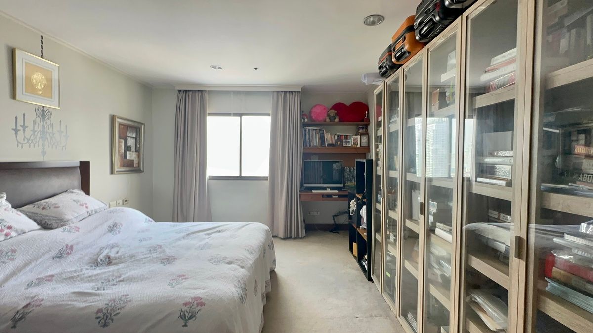 For SaleCondoNana, North Nana,Sukhumvit13, Soi Nana : For Sale Condo Kallista Manations Large Room with Balcony (S03-1995)