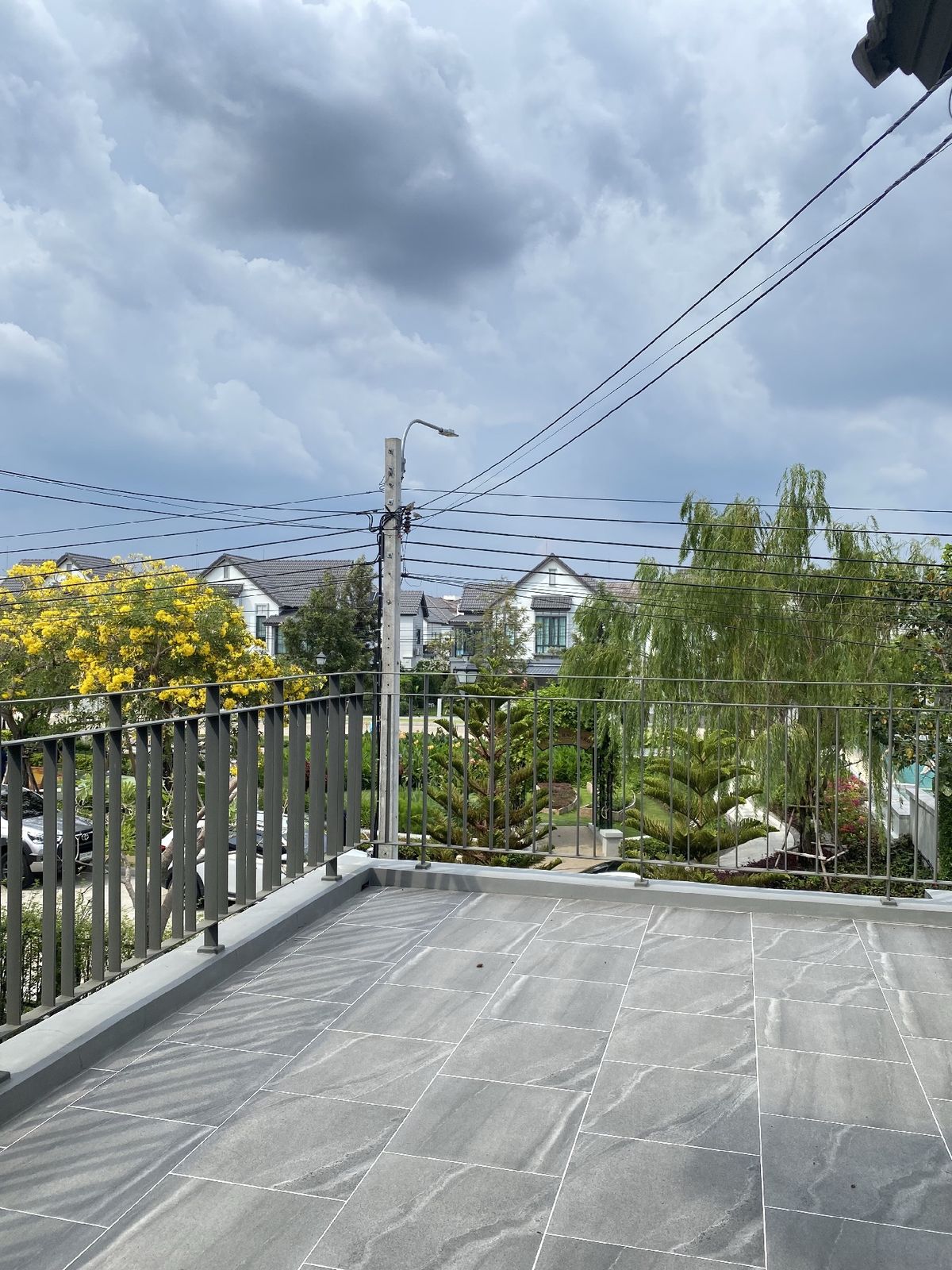 ขายบ้านลาดกระบัง สุวรรณภูมิ : สราญสิริ รามคำแหง บ้านหรู หิ้วกระเป๋าเข้าอยู่ได้เลย ที่ดิน 56 ตรว. พื้นที่ใช้สอย 184 ตรม.