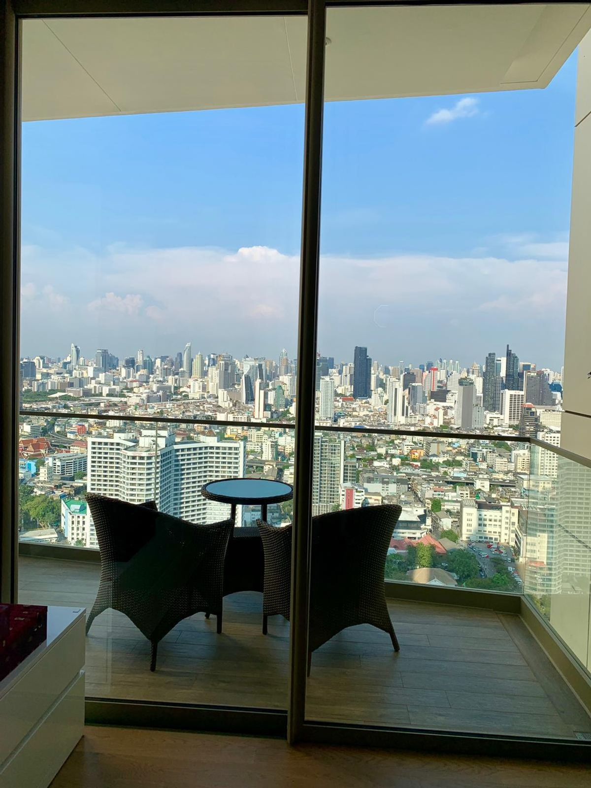 ขายคอนโดวงเวียนใหญ่ เจริญนคร : ✨Magnolias Waterfront Residences✨ Best offer 1B 1B size 61, Super high floor, River view, Fully furnished, Sell 20.5 MB only (Near Icon Siam)