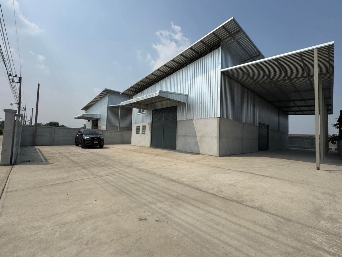 For RentWarehousePathum Thani,Rangsit, Thammasat : Rent a 300 sqm warehouse. Lam Luk Ka, Khlong 7