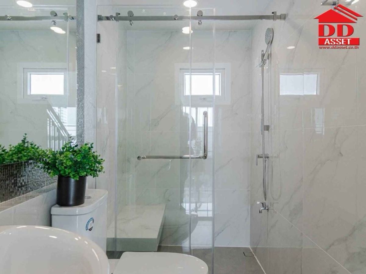 ขายบ้านลาดกระบัง สุวรรณภูมิ : ขายบ้านเดี่ยว 2 ชั้น เดอะ แฮมป์ตัน พระราม9 กรุงเทพกรีฑา (The Hampton Rama 9 Krungthep Kreetha) ใกล้ถนนตัดใหม่ศรีนครินทร์- ร่มเกล้า รหัส : H8174