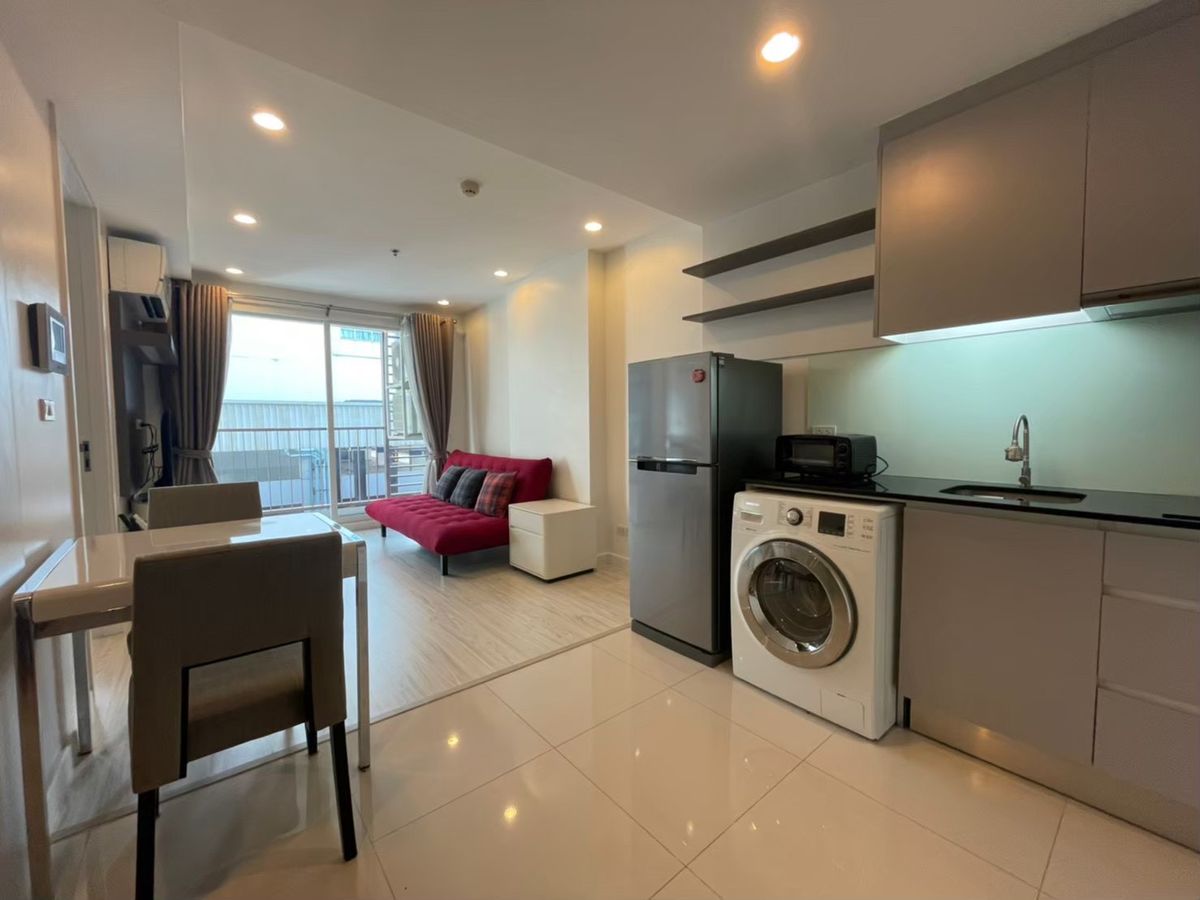ขายคอนโดนานา : For Sale: 1-Bedroom Condo at 15 Sukhumvit Residence – Only 5.2 MB (All Inclusive!)
