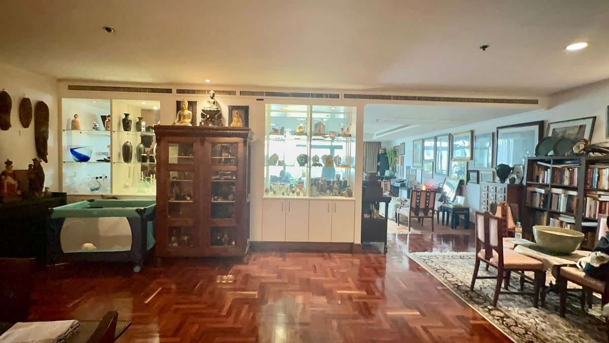 For SaleCondoNana, North Nana,Sukhumvit13, Soi Nana : For Sale Condo Kallista Manations Large Room with Balcony (S03-1995)