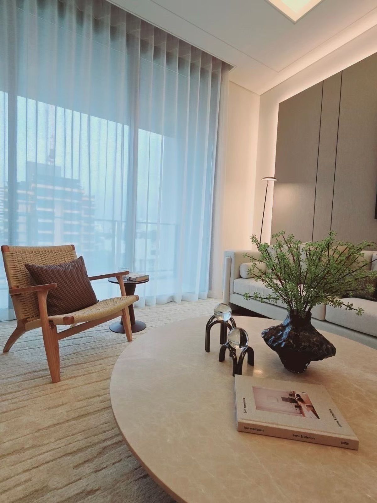 ขายคอนโดวิทยุ ชิดลม หลังสวน : Exclusive offer 1B 1B size 98 (only 27x,xxx/sq m) Fully furnished, Nice interior, Good layout Sell 26.8 MB only