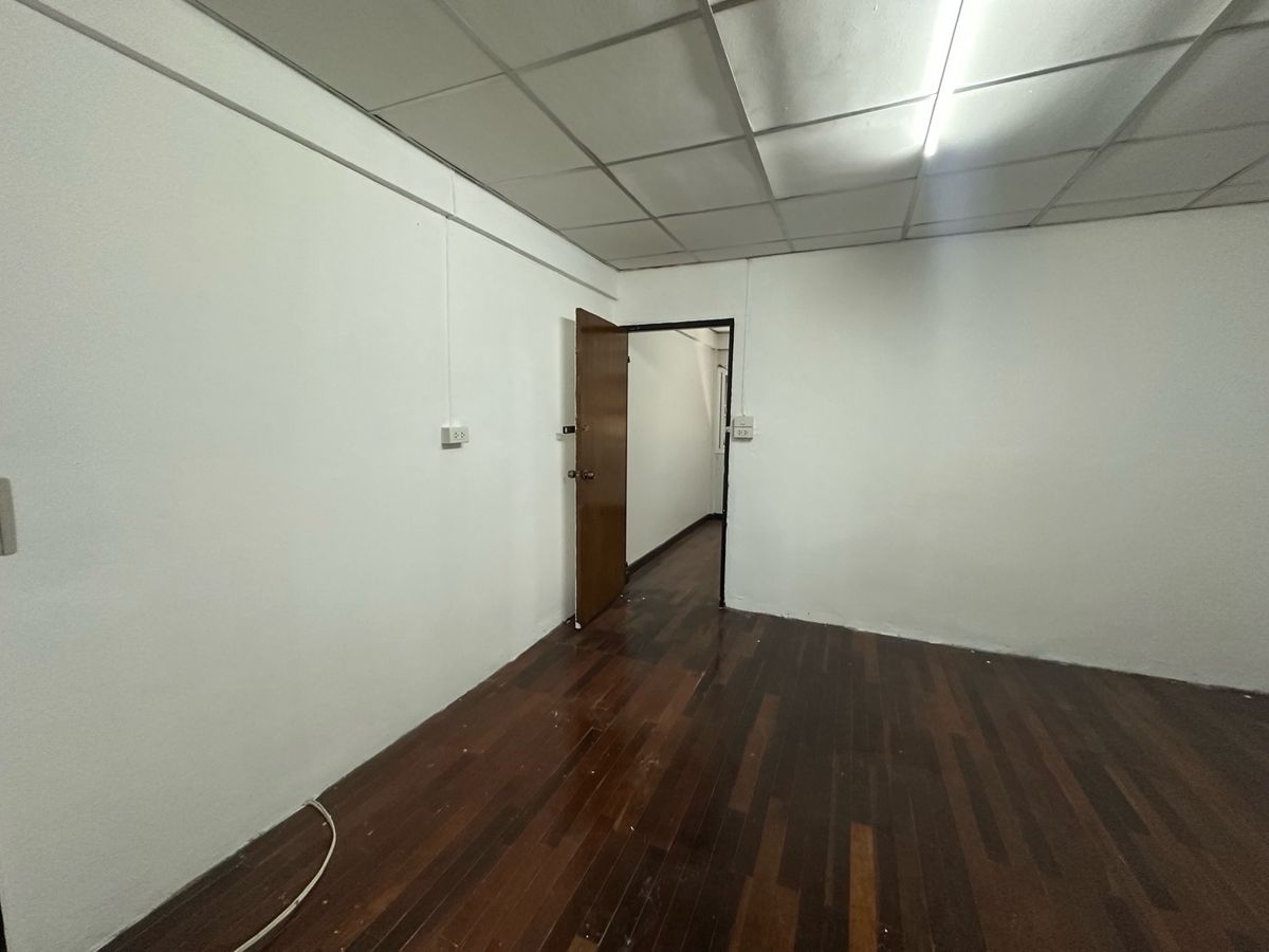 ให้เช่าทาวน์โฮมแจ้งวัฒนะ เมืองทอง : อยู่ใกล้รถไฟฟ้า = ใช้ชีวิตง่ายกว่า! บ้านเช่าแจ้งวัฒนะ 21 พร้อมเข้าอยู่