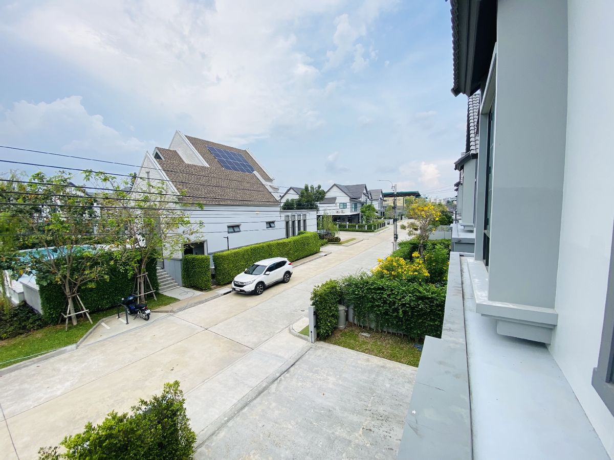 ขายบ้านลาดกระบัง สุวรรณภูมิ : สราญสิริ รามคำแหง บ้านหรู หิ้วกระเป๋าเข้าอยู่ได้เลย ที่ดิน 56 ตรว. พื้นที่ใช้สอย 184 ตรม.