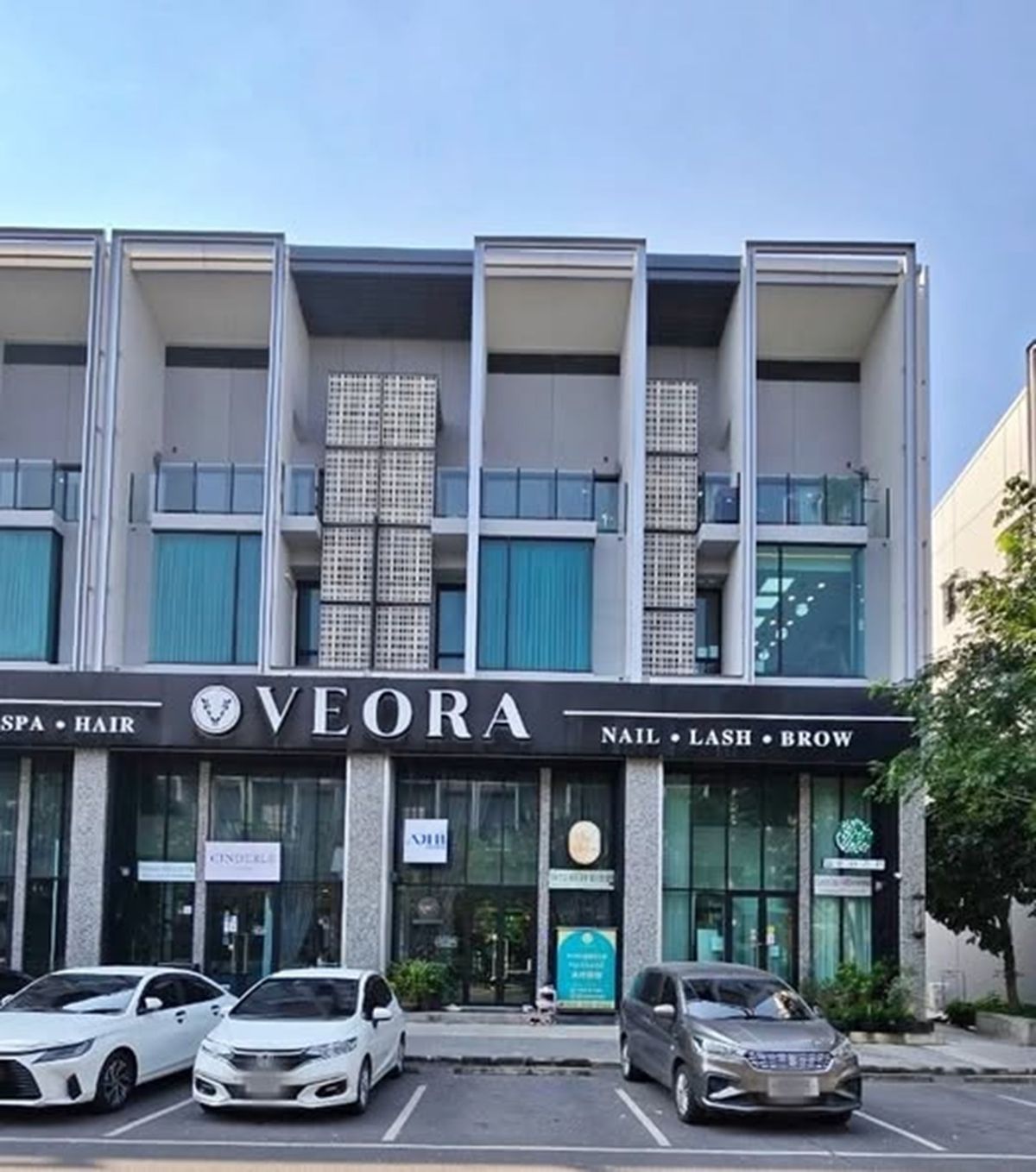 เซ้งร้านค้า/ตลาดนัดสมุทรปราการ สำโรง : ปล่อยเซ้ง ร้านทำผม-ทำเล็บ บางนา โครงการ Cascade บางนา มีที่จอดรถ พร้อมเพจ แยกเซ้งได้