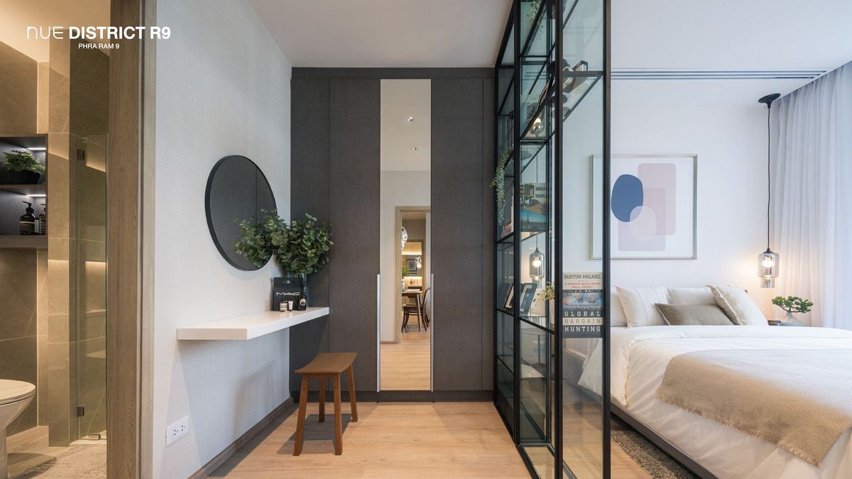 For SaleLandChumphon : 🔥 Condo for sale, 2 beds, large size, good position Good location in Rama 9 area Buying by yourself or investing is very worthwhile near MRT Rama 9 @ Nue District R9.