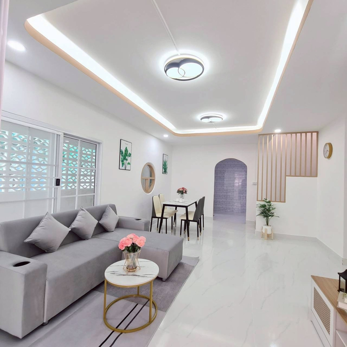 For SaleTownhomePathum Thani,Rangsit, Thammasat : Sell ​​Townhouse, 2nd corner room, Pruksa 9, Soi 49, Rangsit-Khlong 3, Size 27.4 Sq. There are 3 bedrooms, 2 bathrooms, good condition, full of kitchen, car park, price 1,600,000.- Free loans. Interested contact 085-550-1599.