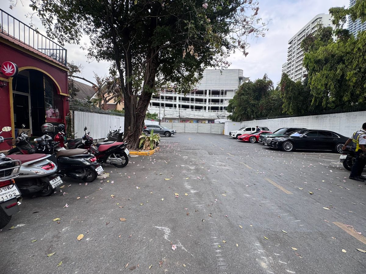 For RentRetail SpaceSukhumvit, Asoke, Thonglor : Rent a small area, Thonglor 13, suitable for flower shops or other businesses (N.1604)