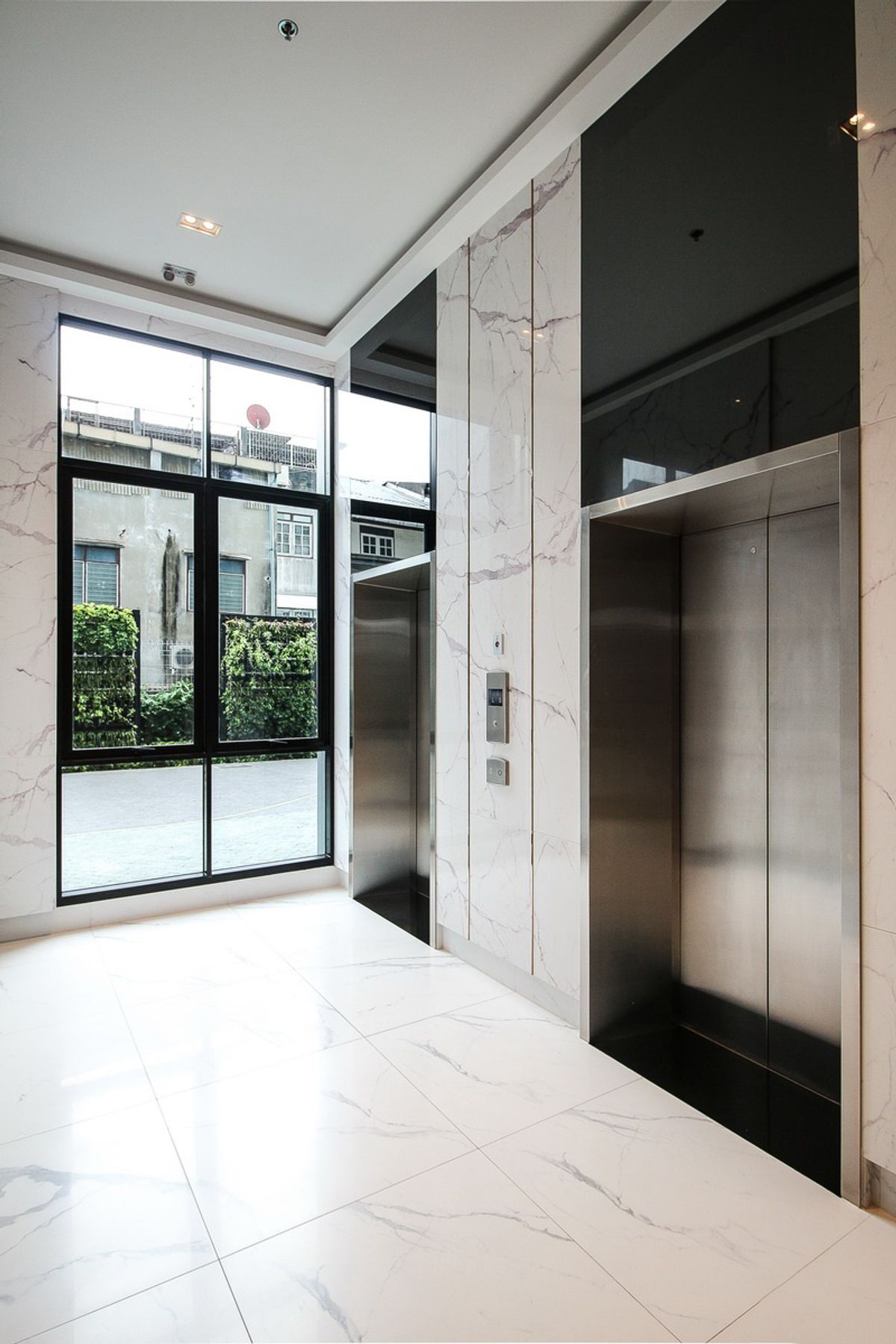 ขายคอนโดปิ่นเกล้า จรัญสนิทวงศ์ : คอนโด ห้องมุม 83.9 ตารางเมตร, เป็นส่วนตัว เนื้อที่เยอะ, ศุภาลัย ลอฟท์ สถานีแยกไฟฉาย, ห้องใหม่ไม่เคยอยู่, วิวระเบียงไม่มีตึกบัง อากาศดี, ห่างรถไฟฟ้า สถานีแยกไฟฉาย เพียง 350 เมตร