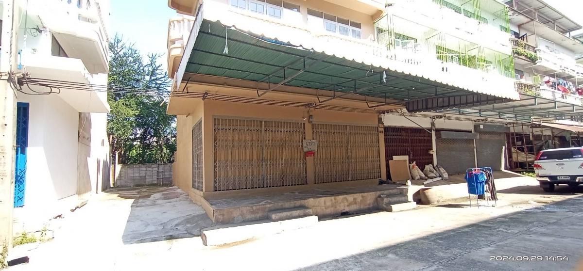 For RentShop HousePhutthamonthon, Salaya : 🏢 Rent a 3rd floor commercial building, 2 booths, new corner rooms! ✨📍 Good location, Phutthamonthon Sai 3, wide space, convenient parking