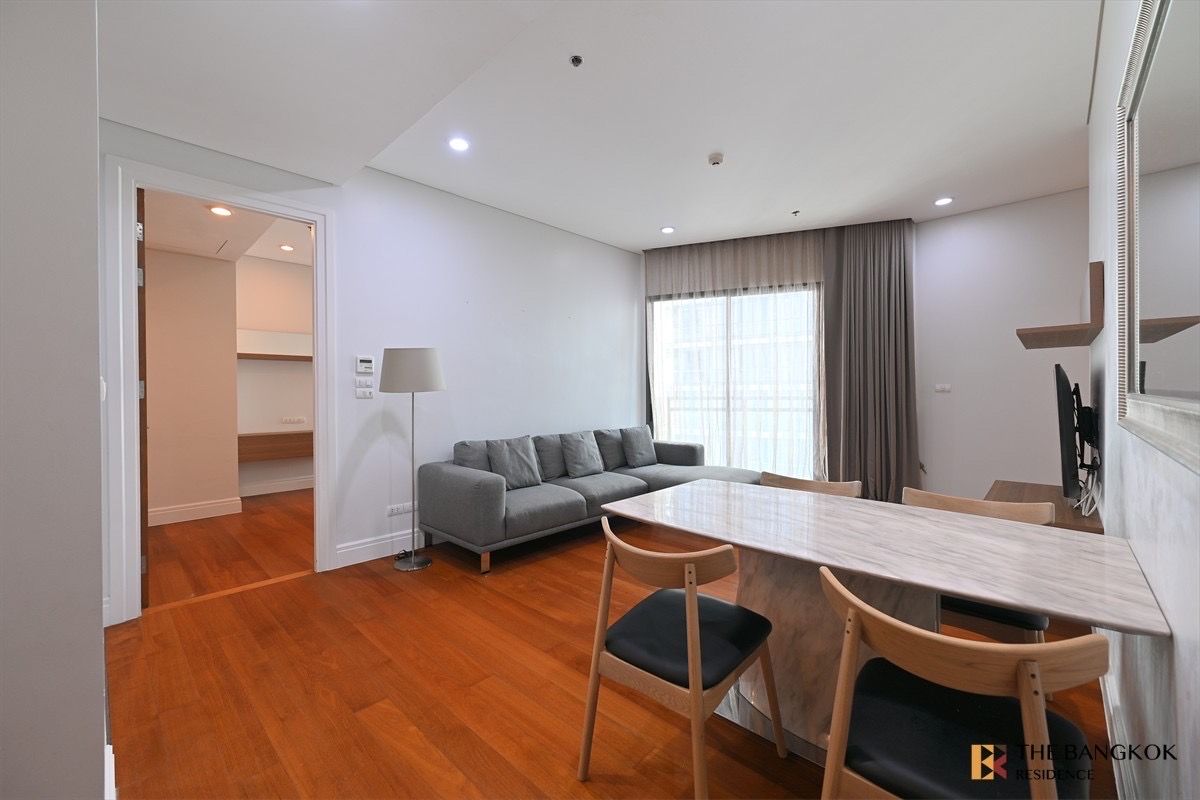 ให้เช่าคอนโดสุขุมวิท อโศก ทองหล่อ : หลุดจอง!! Bright 24 2 ห้องนอน 93 ตรม. 50k/mo สนใจติดต่อ 065-242-6835 คุณกิ๊ฟ