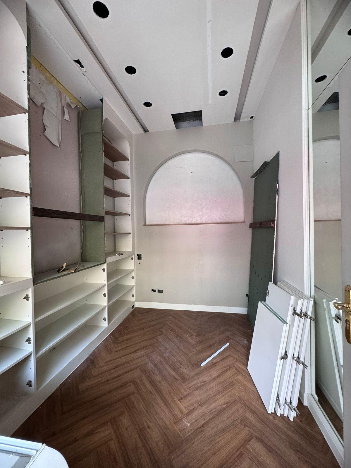 For RentRetail SpaceSukhumvit, Asoke, Thonglor : Rent a small area, Thonglor 13, suitable for flower shops or other businesses (N.1604)