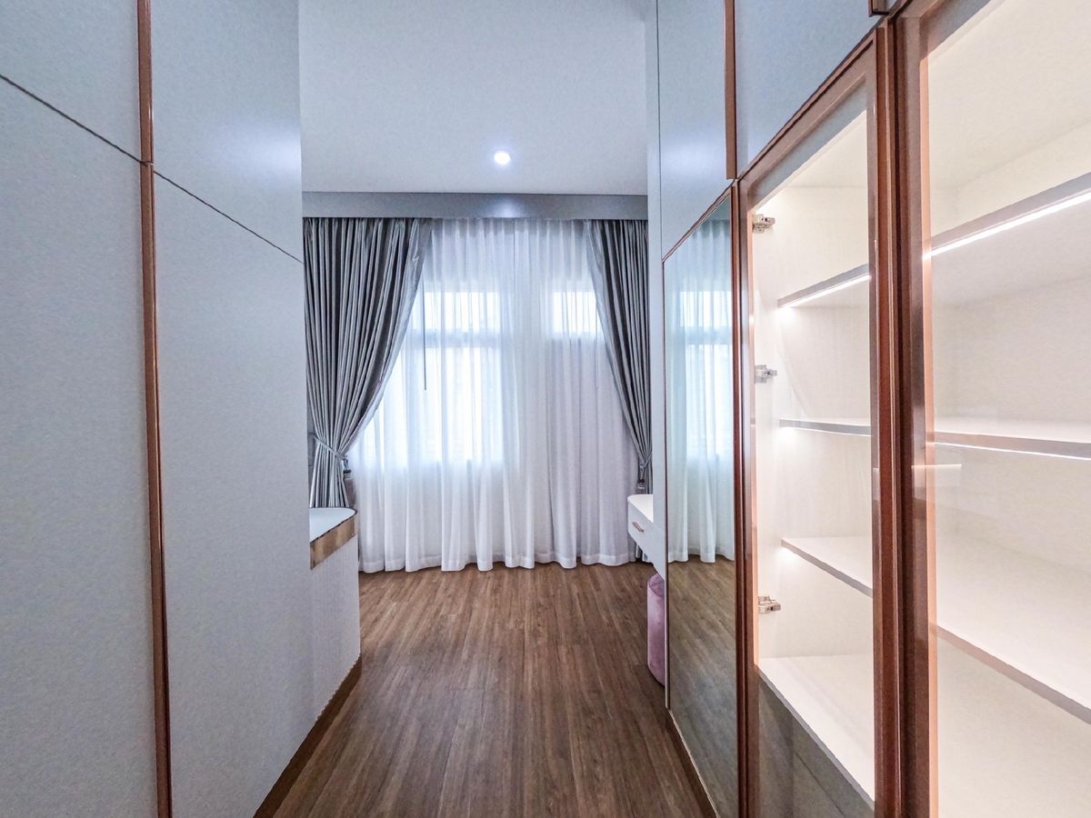 HouseBuri Ram : Luxury House for Sale in Muang Buriram, Installing payment applies.