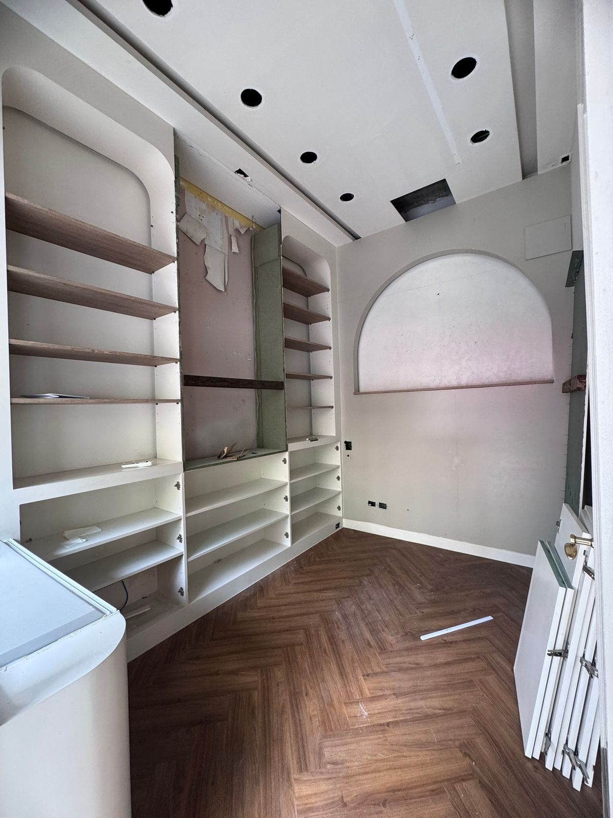 For RentRetail SpaceSukhumvit, Asoke, Thonglor : Rent a small area, Thonglor 13, suitable for flower shops or other businesses (N.1604)