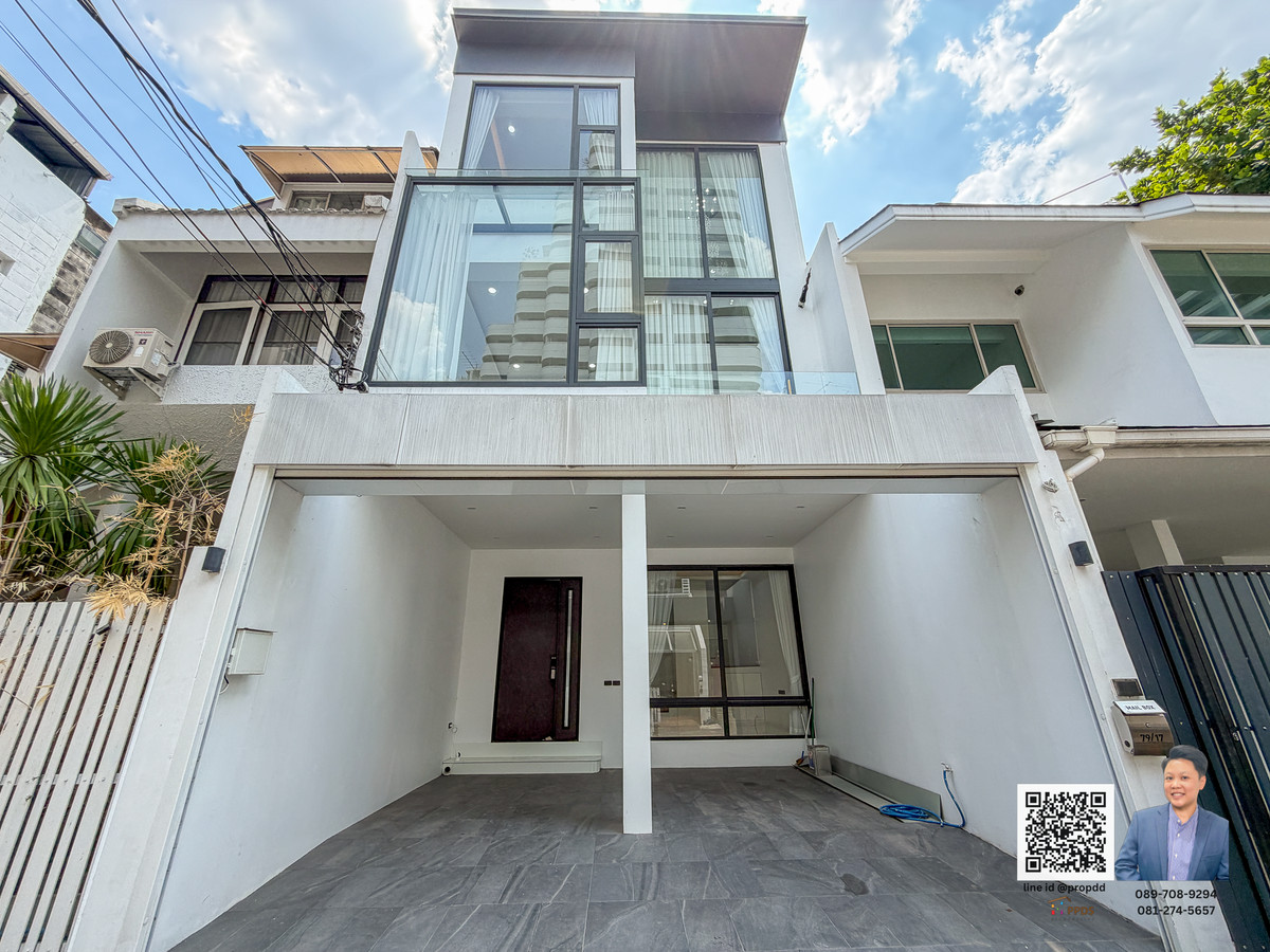 For SaleHome OfficeSukhumvit, Asoke, Thonglor : Townhome for Sale – Sukhumvit 15 (Asoke–Nana) | Renovated | Tenanted Investment
