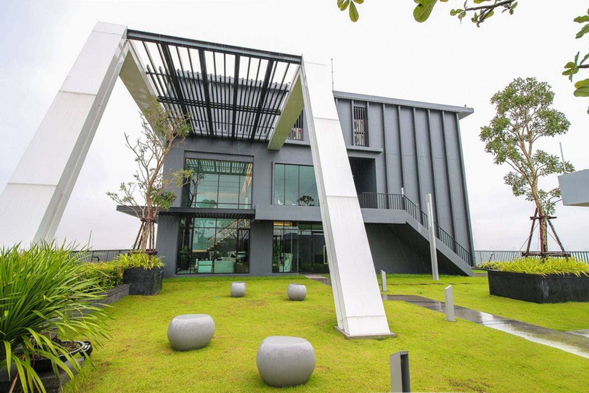 ขายคอนโดปิ่นเกล้า จรัญสนิทวงศ์ : คอนโด ห้องมุม 83.9 ตารางเมตร, เป็นส่วนตัว เนื้อที่เยอะ, ศุภาลัย ลอฟท์ สถานีแยกไฟฉาย, ห้องใหม่ไม่เคยอยู่, วิวระเบียงไม่มีตึกบัง อากาศดี, ห่างรถไฟฟ้า สถานีแยกไฟฉาย เพียง 350 เมตร