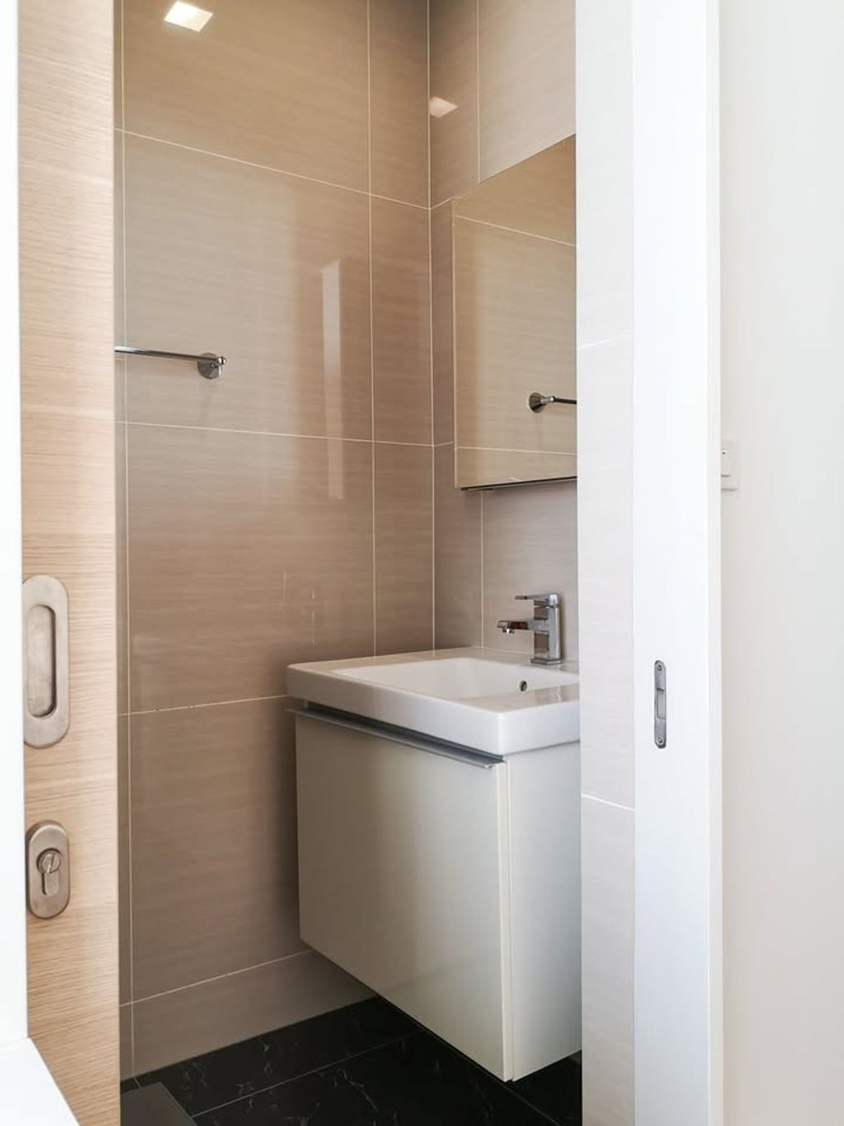 For SaleCondoSukhumvit, Asoke, Thonglor : 24 Park condo, beautiful furniture ready for sale