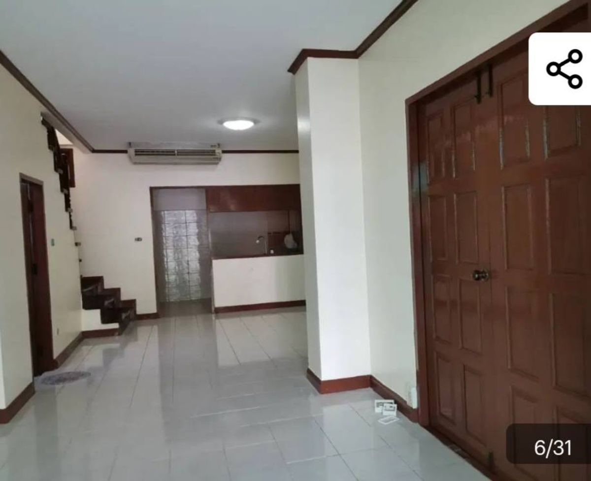 ขายทาวน์โฮมนครปฐม : ขาย Town Home 2 ชั้น Renovate ใหม่ หมู่บ้านกฤษดานคร 26  ขนาด 23 ตรว. 2 นอน 2 น้ำ พท.ใช้สอย 120  ราคาขาย 1,650,000 บาท