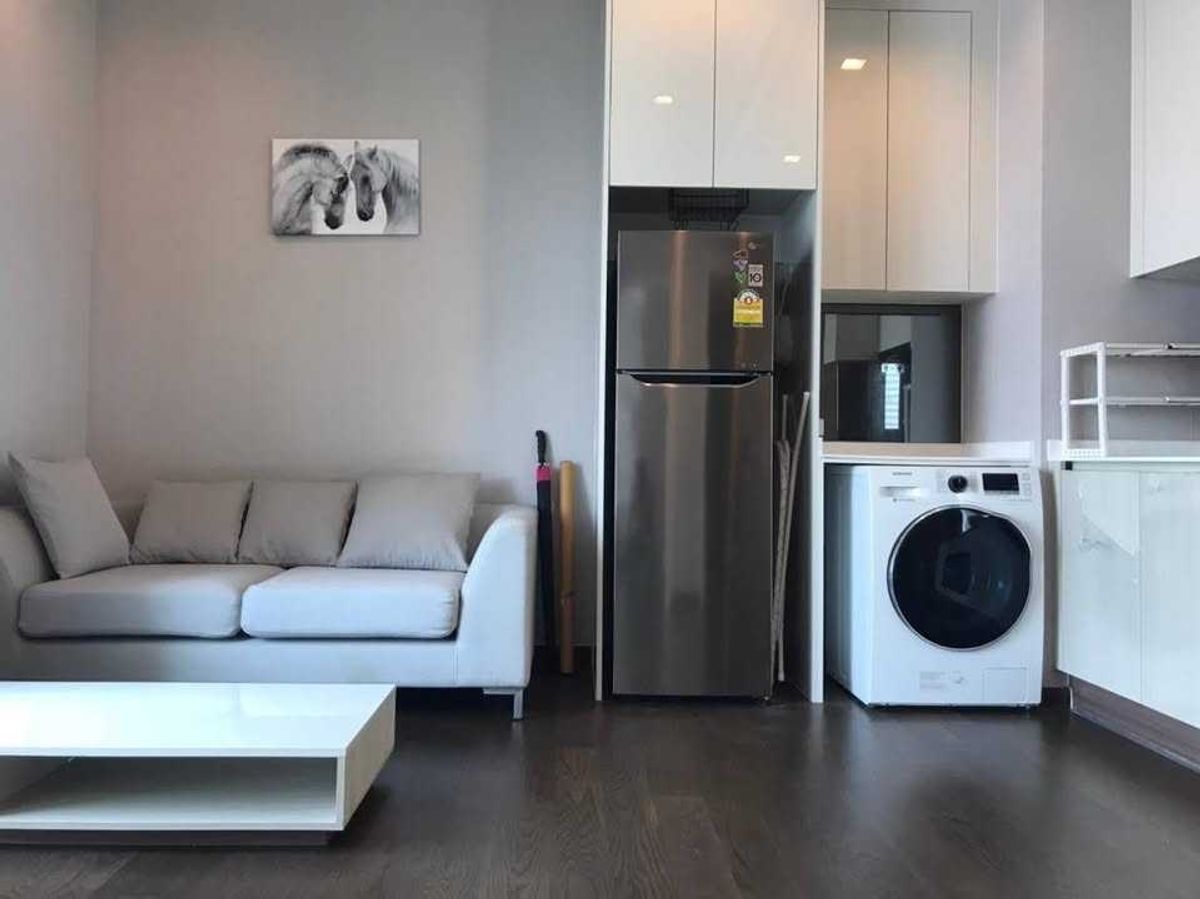 ให้เช่าคอนโดพระราม 9 เพชรบุรีตัดใหม่ RCA : คอนโด  Q Asoke ห้องสวย เฟอร์นิเจอร์ครบ พร้อมเช่าอยู่