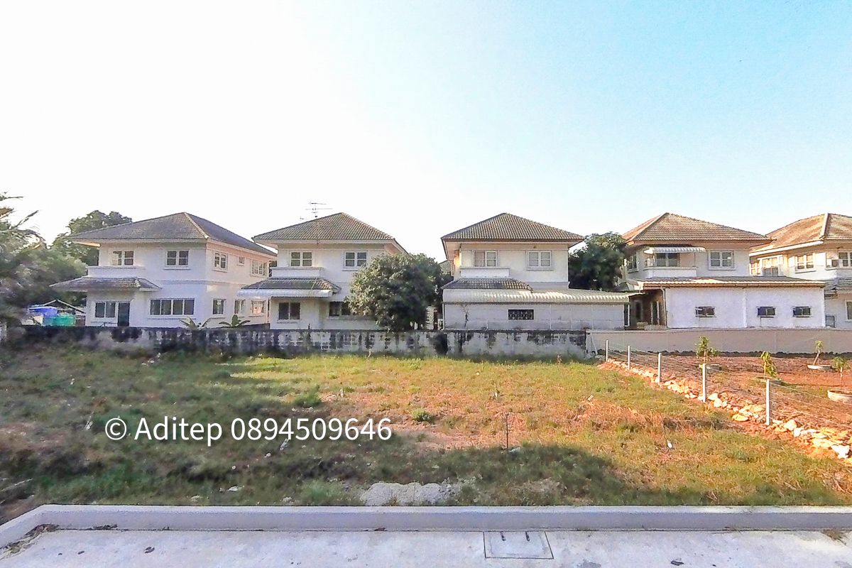 For SaleLandRathburana, Suksawat : Selling lower than the assessment price! 105 sq.what land in Place and Park, Pracha Uthit 90, the land in front of the garden, near the road, is rare, suitable for building a dream house!