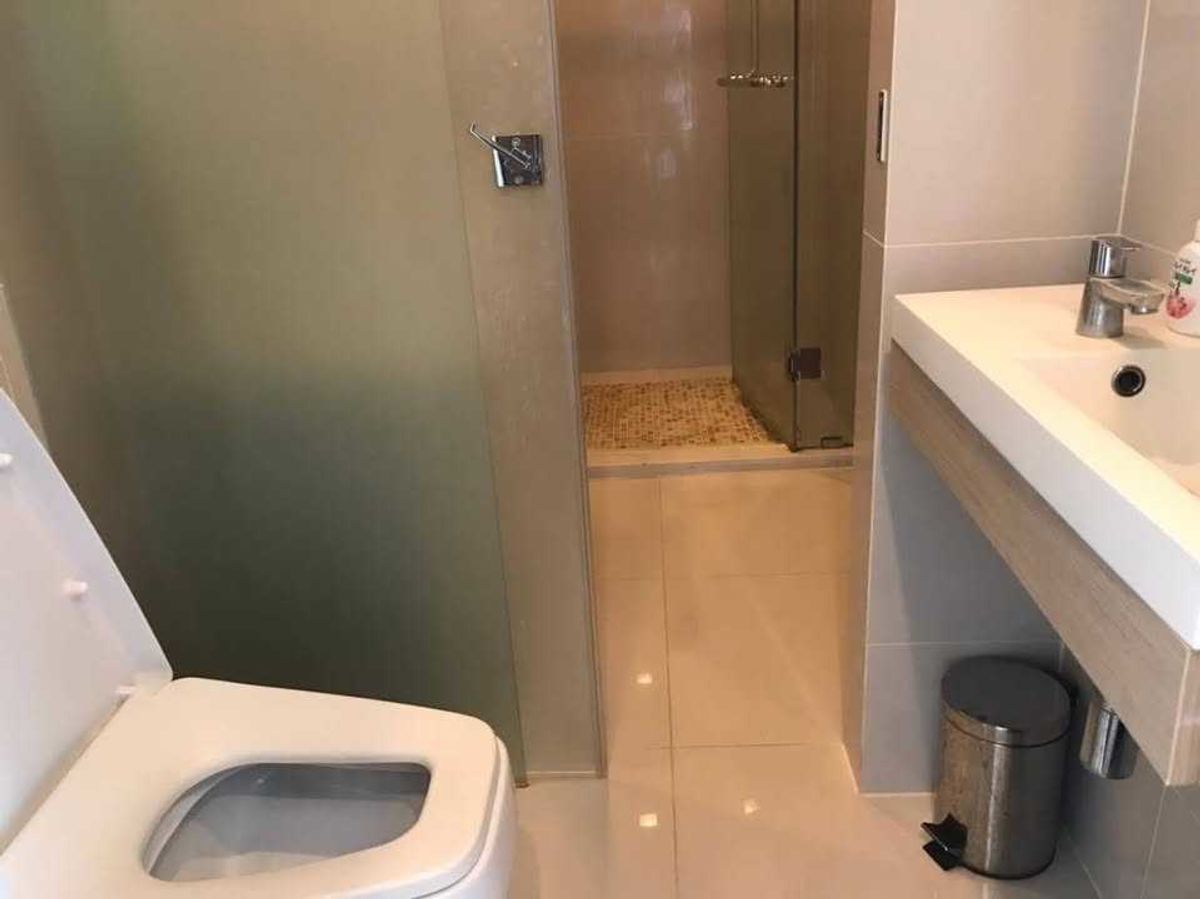 ให้เช่าคอนโดพระราม 9 เพชรบุรีตัดใหม่ RCA : คอนโด  Q Asoke ห้องสวย เฟอร์นิเจอร์ครบ พร้อมเช่าอยู่