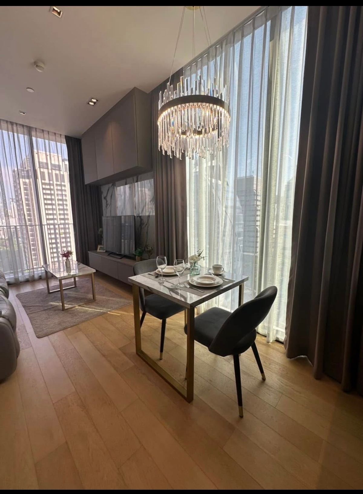 For RentCondoWitthayu, Chidlom, Langsuan, Ploenchit : ❤️❤️28chidlom Available Now 1 Bedroom 1 Bathroomthe Villa Towerfloor: 12Size: 55 SQMLLY FURNISHIDPRICE: 66,000 / Month Contact Line Tel 0859114585