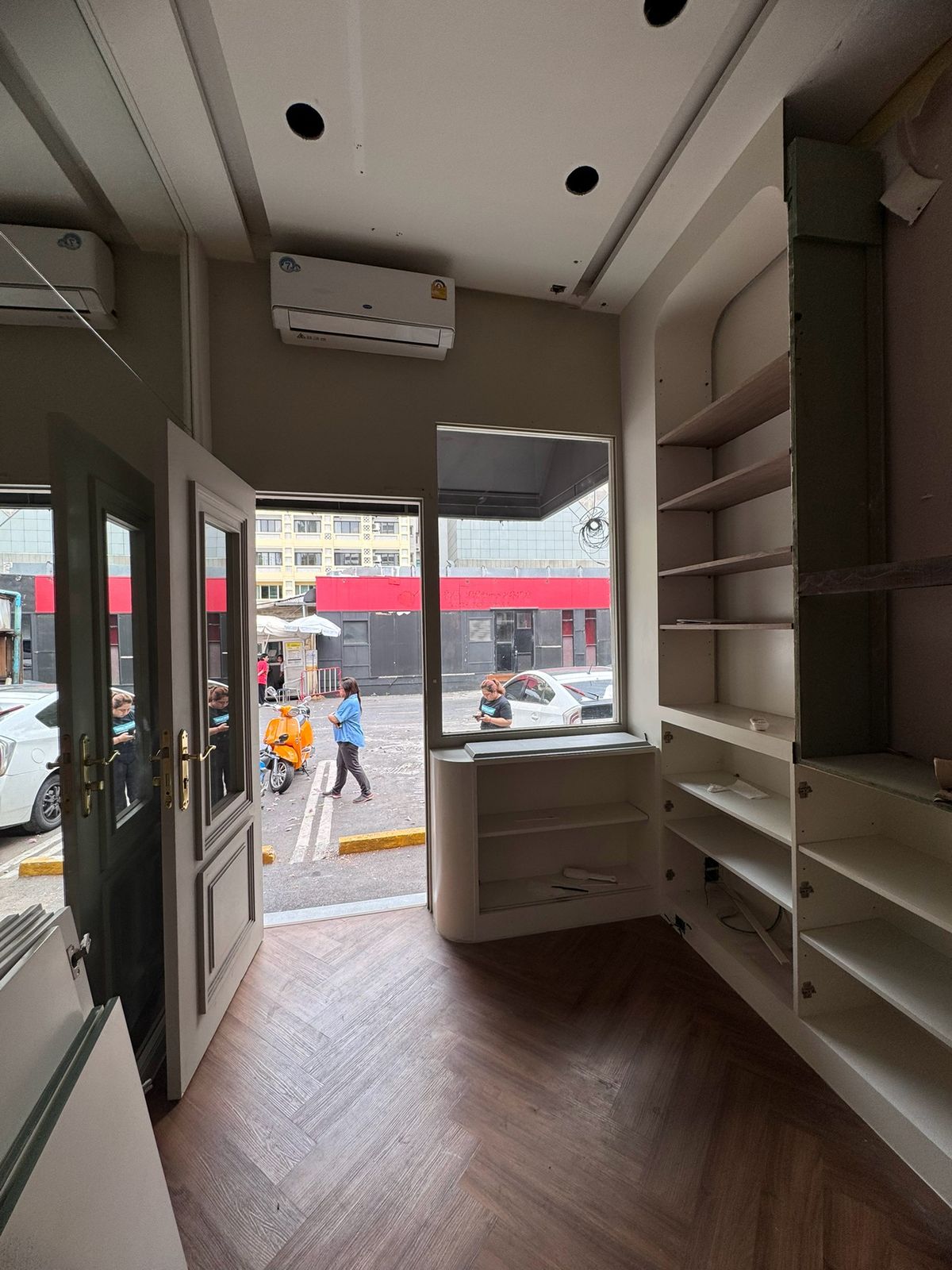 For RentRetail SpaceSukhumvit, Asoke, Thonglor : Rent a small area, Thonglor 13, suitable for flower shops or other businesses (N.1604)