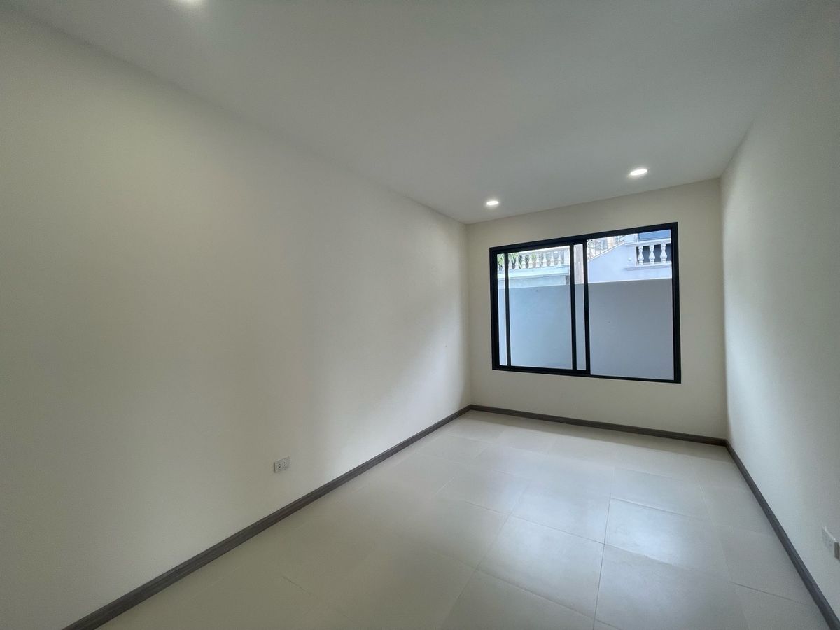 For SaleTownhomeSukhumvit, Asoke, Thonglor : 🏡 Newly Built Pool Villa for Sale | Sukhumvit 60/1 | 700 m. to BTS Bang Chak | Sold with Tenant Until Feb 2027