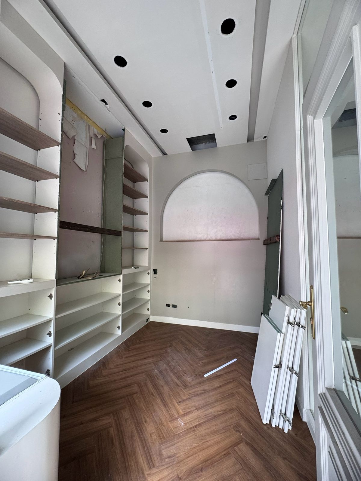 For RentRetail SpaceSukhumvit, Asoke, Thonglor : Rent a small area, Thonglor 13, suitable for flower shops or other businesses (N.1604)