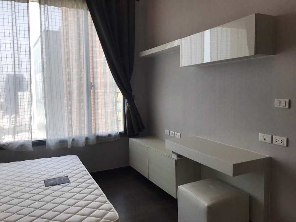 ให้เช่าคอนโดพระราม 9 เพชรบุรีตัดใหม่ RCA : คอนโด  Q Asoke ห้องสวย เฟอร์นิเจอร์ครบ พร้อมเช่าอยู่