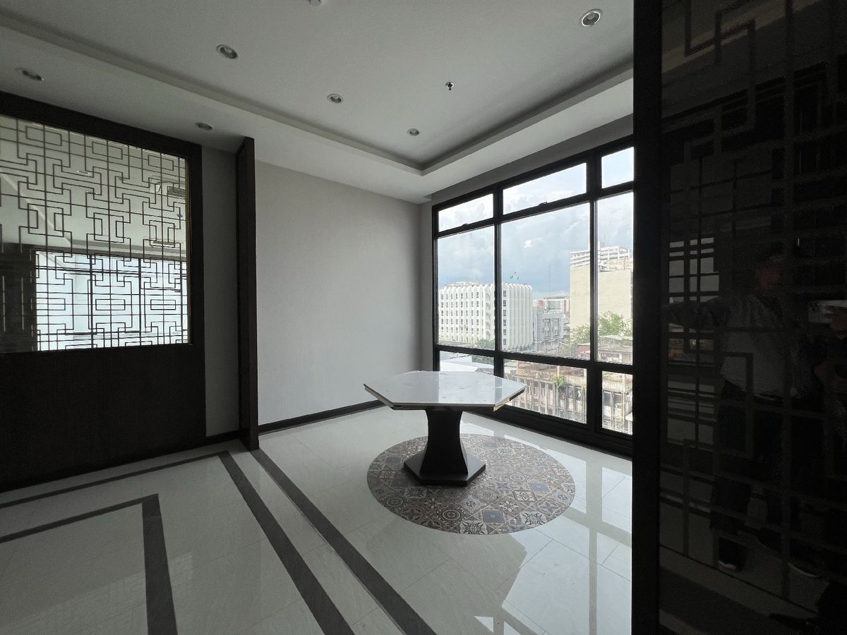 ให้เช่าร้านค้า/ตลาดนัดเยาวราช บางลำพู : Commercial Space at China Town - Ratchawong Rd., MRT Wat Mangkon 450 Meters can Walk for Restaurants , All Day Dining , Dining - room , Lounge and Coffee Bar