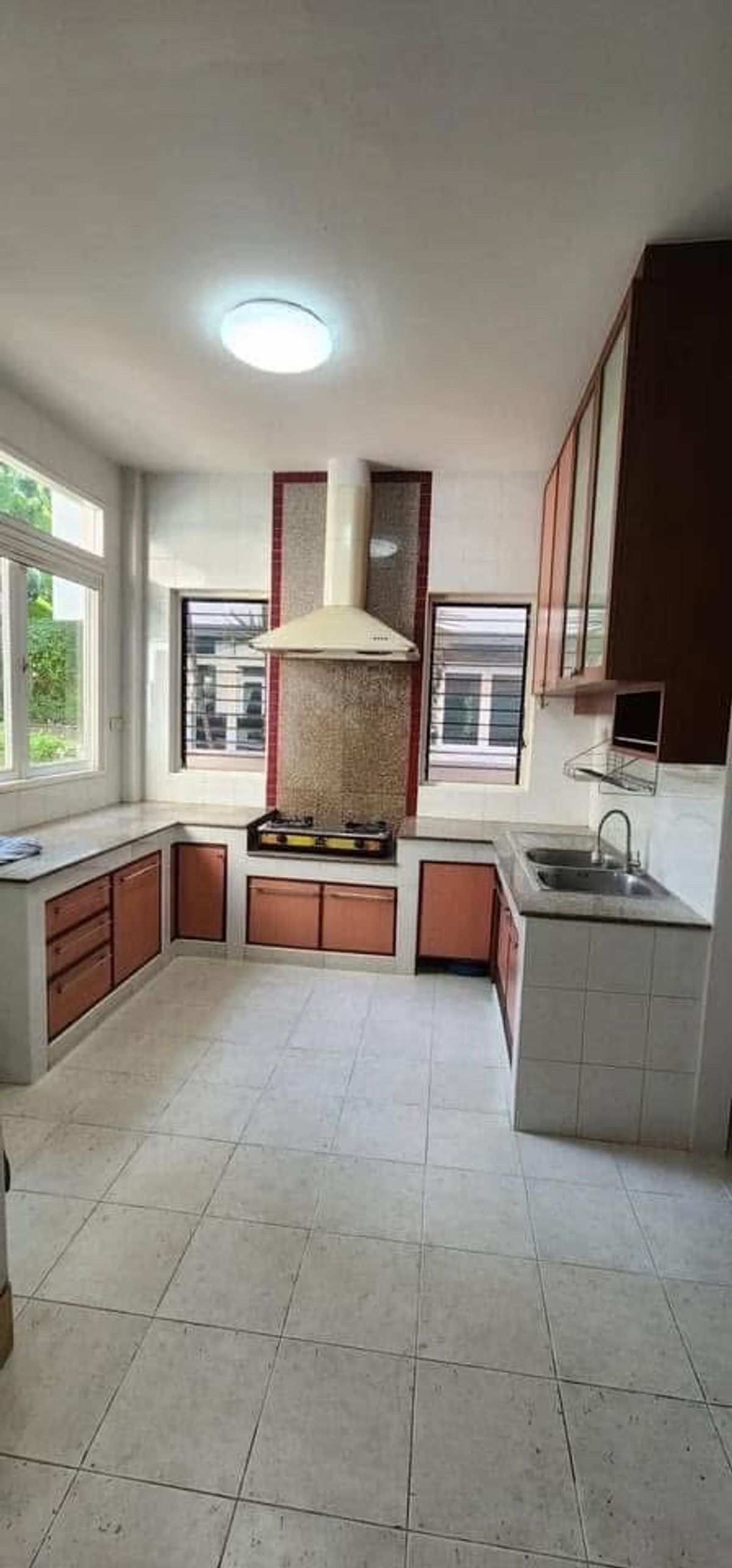 ขายบ้านพัฒนาการ ศรีนครินทร์ : 📢👇ขาย บ้านเดี่ยว แปลงหัวมุมในหมู่บ้านที่มีระบบรักษาความปลอดภัยดี เดินทางสะดวก ใกล้ทางด่วน