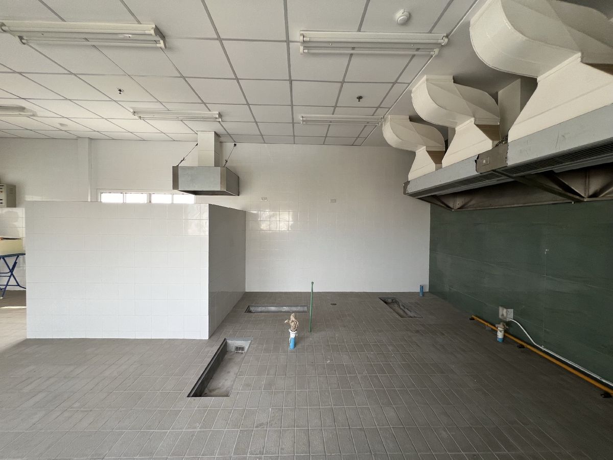 ให้เช่าร้านค้า/ตลาดนัดเยาวราช บางลำพู : Commercial Space at China Town - Ratchawong Rd., MRT Wat Mangkon 450 Meters can Walk for Restaurants , All Day Dining , Dining - room , Lounge and Coffee Bar