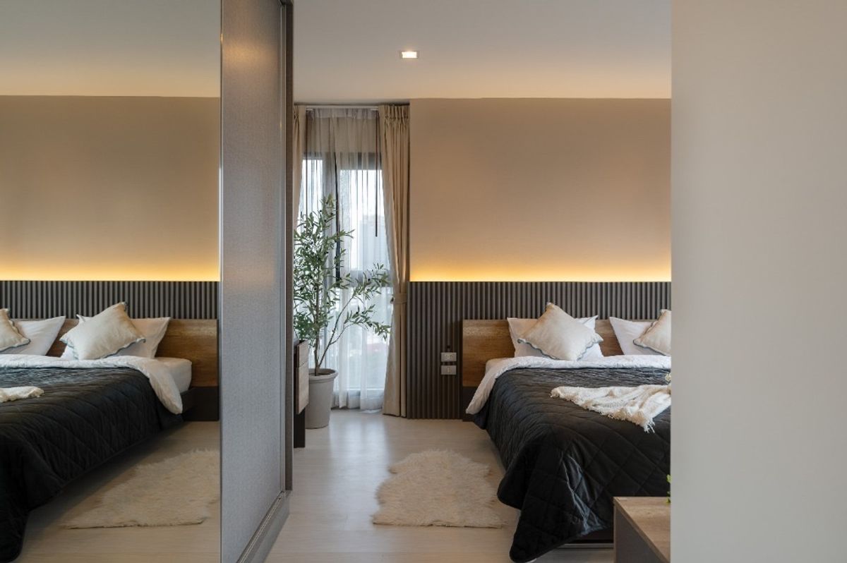 For SaleCondoSukhumvit, Asoke, Thonglor : Sell ​​Rhythm Sukhumvit 36-38, only 13.5 MB !! Contact 086-795-9997 (Jimmy)