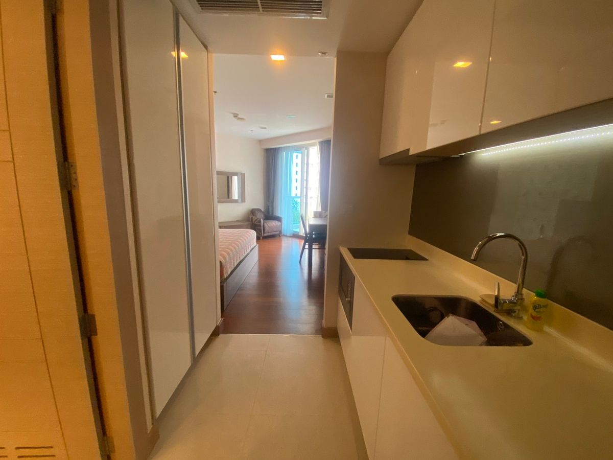 For SaleCondoPattaya, Bangsaen, Chonburi : For Sale Condo The Palm Wongamat Beach Front Pattaya (S03-1997S)