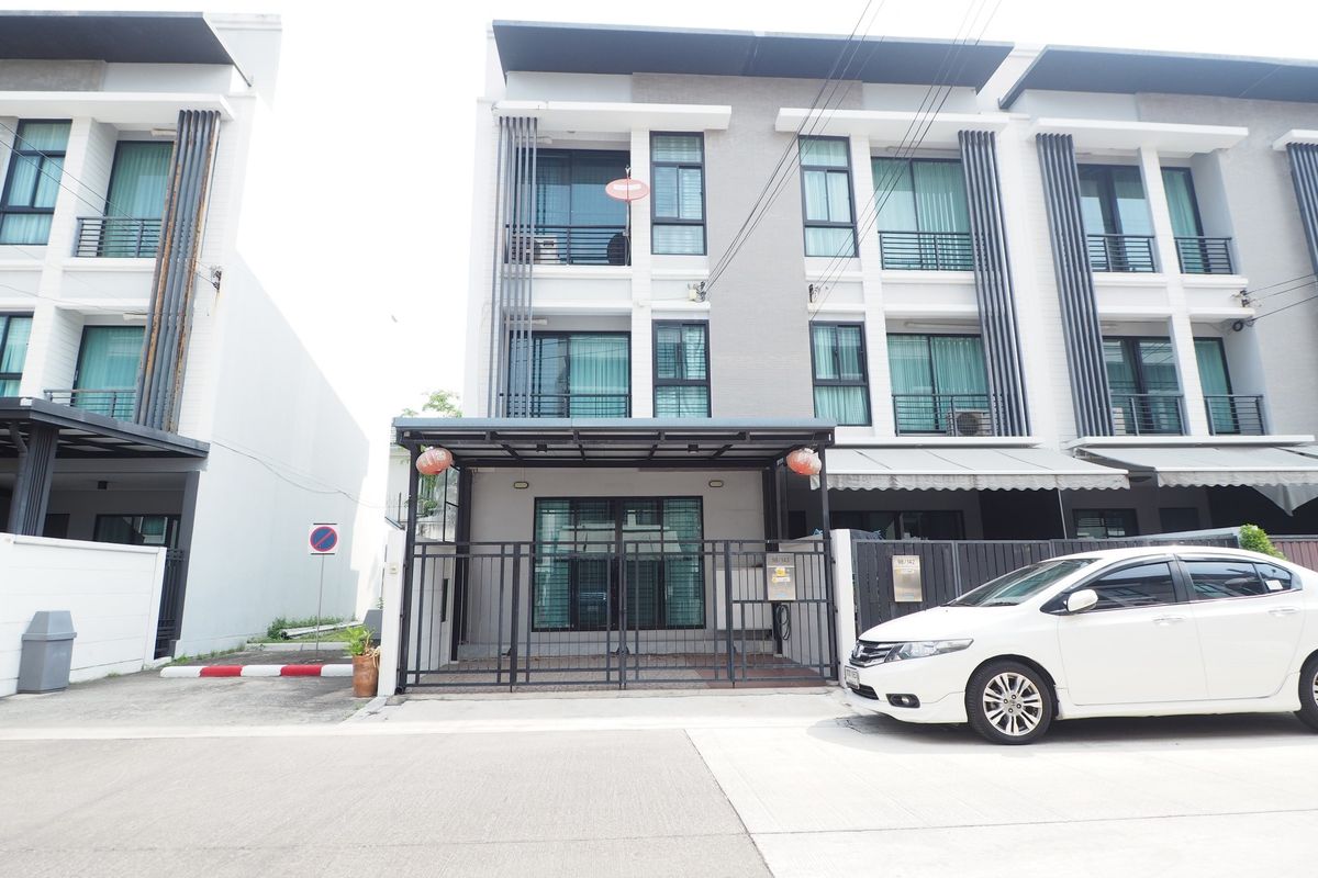 ขายทาวน์โฮมราษฎร์บูรณะ สุขสวัสดิ์ : 🏡 🔥 ทาวน์โฮม 3 ชั้น บ้านกลางเมือง พระราม 9 - รามคำแหง ซอย 39 🔥