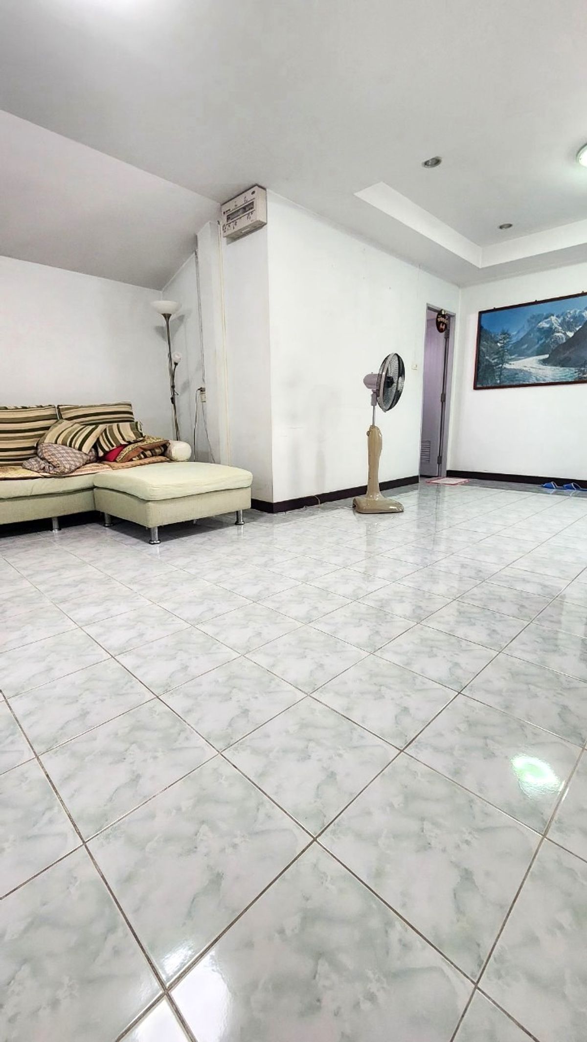 ขายบ้านมีนบุรี-ร่มเกล้า : ขายด่วน บ้านเดี่ยว 50 ตร.ว หมู่บ้านสัมมากร รามคำแหง 112 พร้อมเข้าอยู่