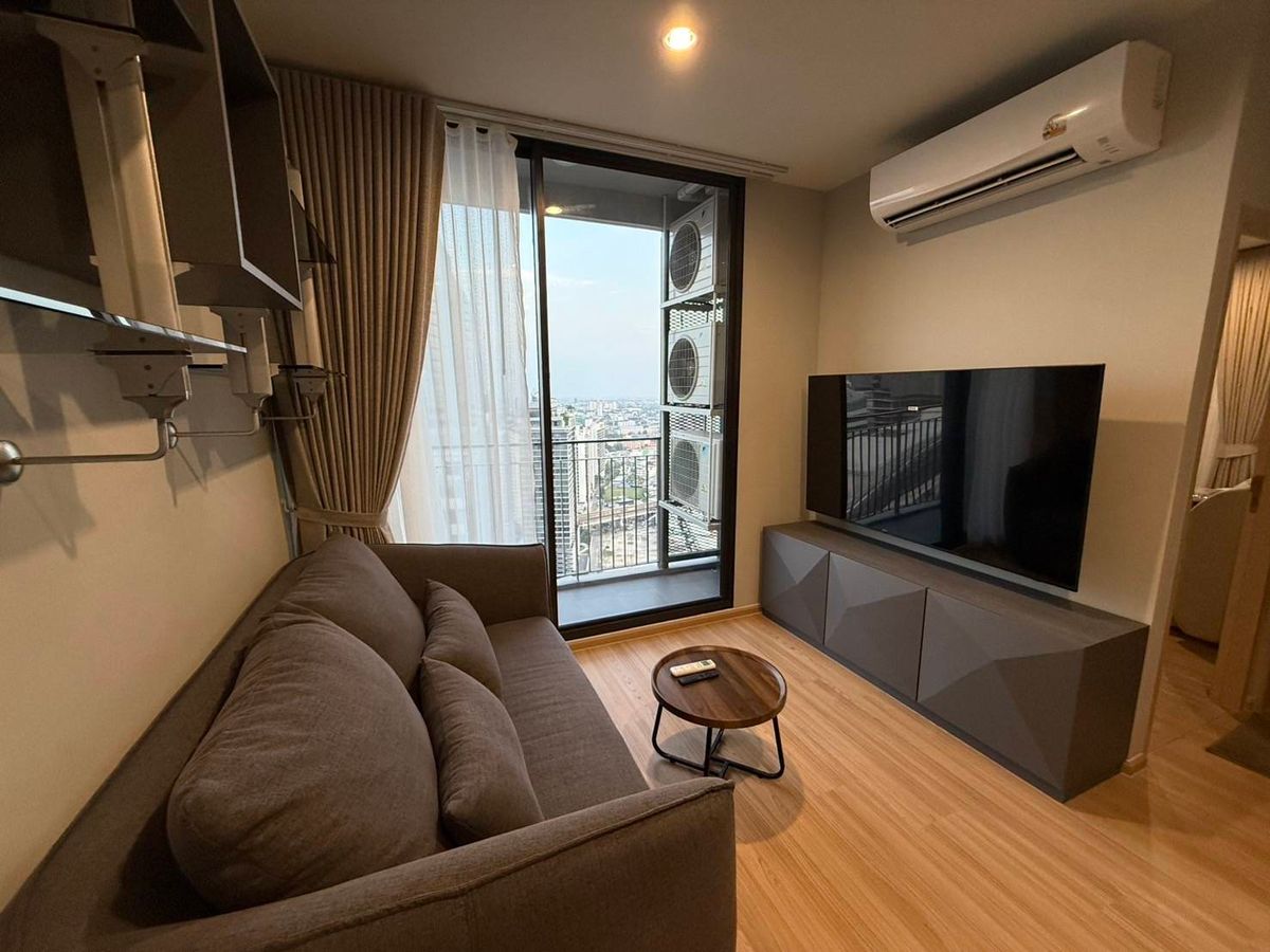 For RentCondoOnnut, Udomsuk : Rent a new room. Skyrise Avenue Sukhumvit 64, new room, unboxing, opposite True Digital Park, near BTS Punnawithi.