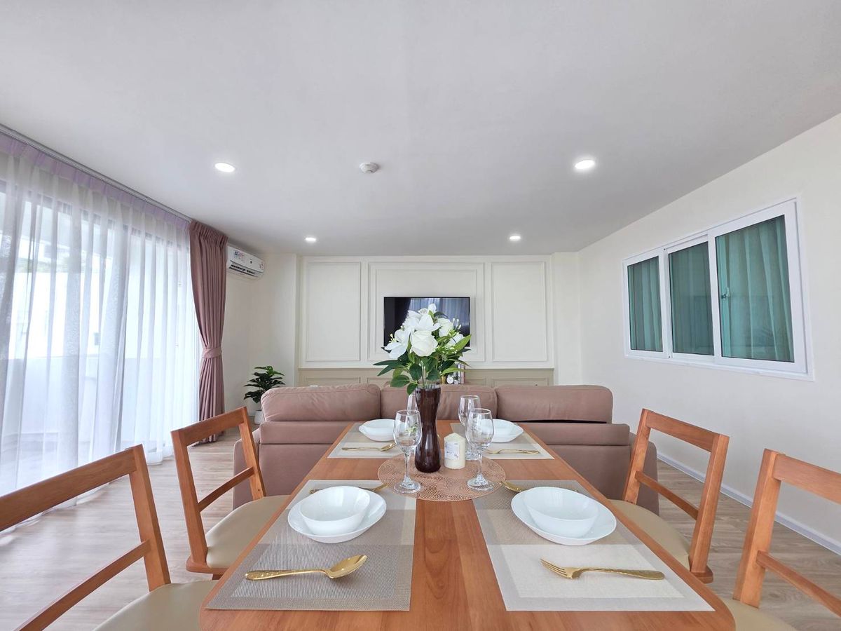 ขายคอนโดวิภาวดี ดอนเมือง หลักสี่ : ขาย Royal วิภาวดี คอนโด จะเรียกว่า คอนโด หรือ บ้าน ดีนะ