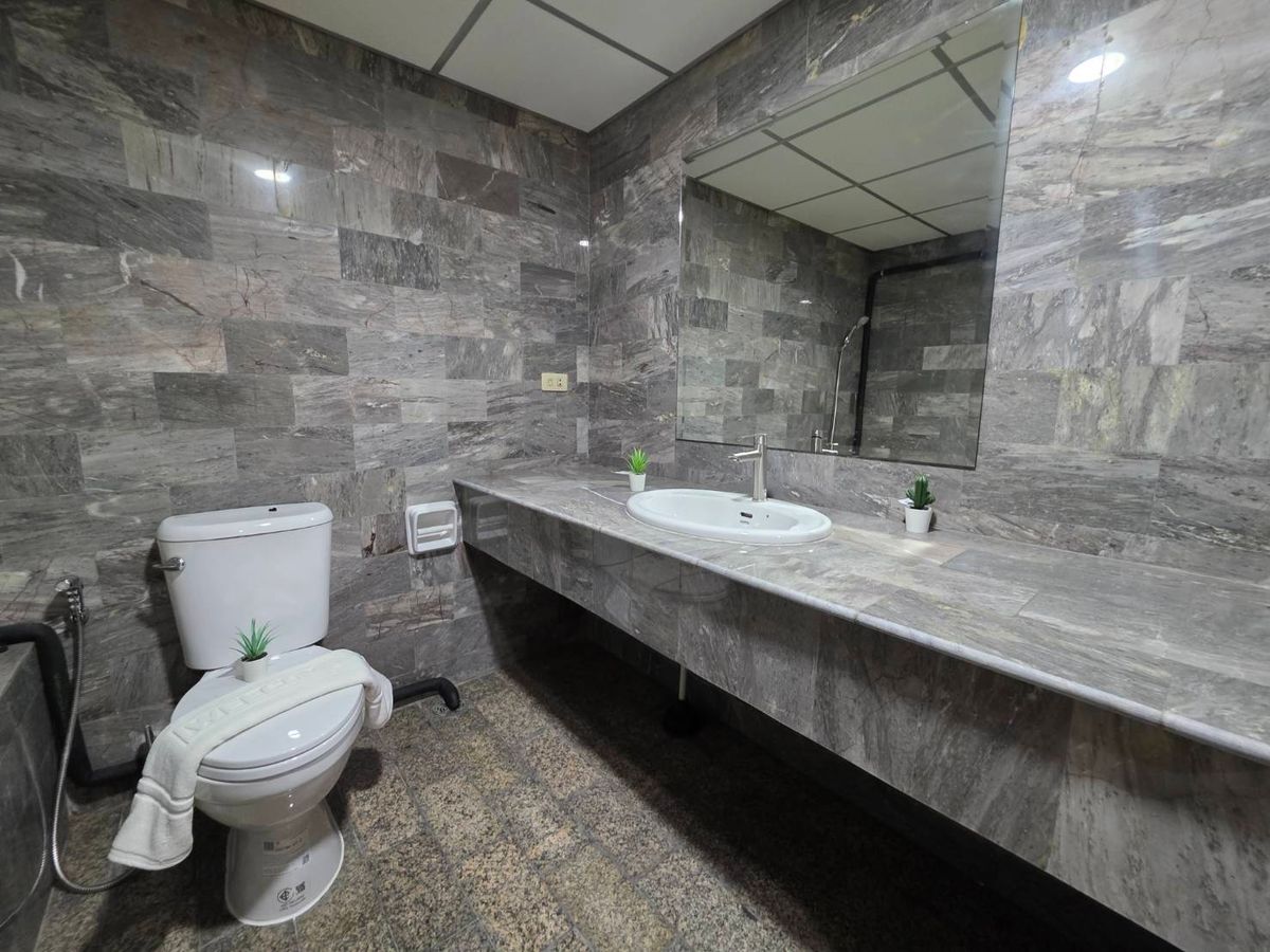 ขายคอนโดวิภาวดี ดอนเมือง หลักสี่ : ขาย Royal วิภาวดี คอนโด จะเรียกว่า คอนโด หรือ บ้าน ดีนะ