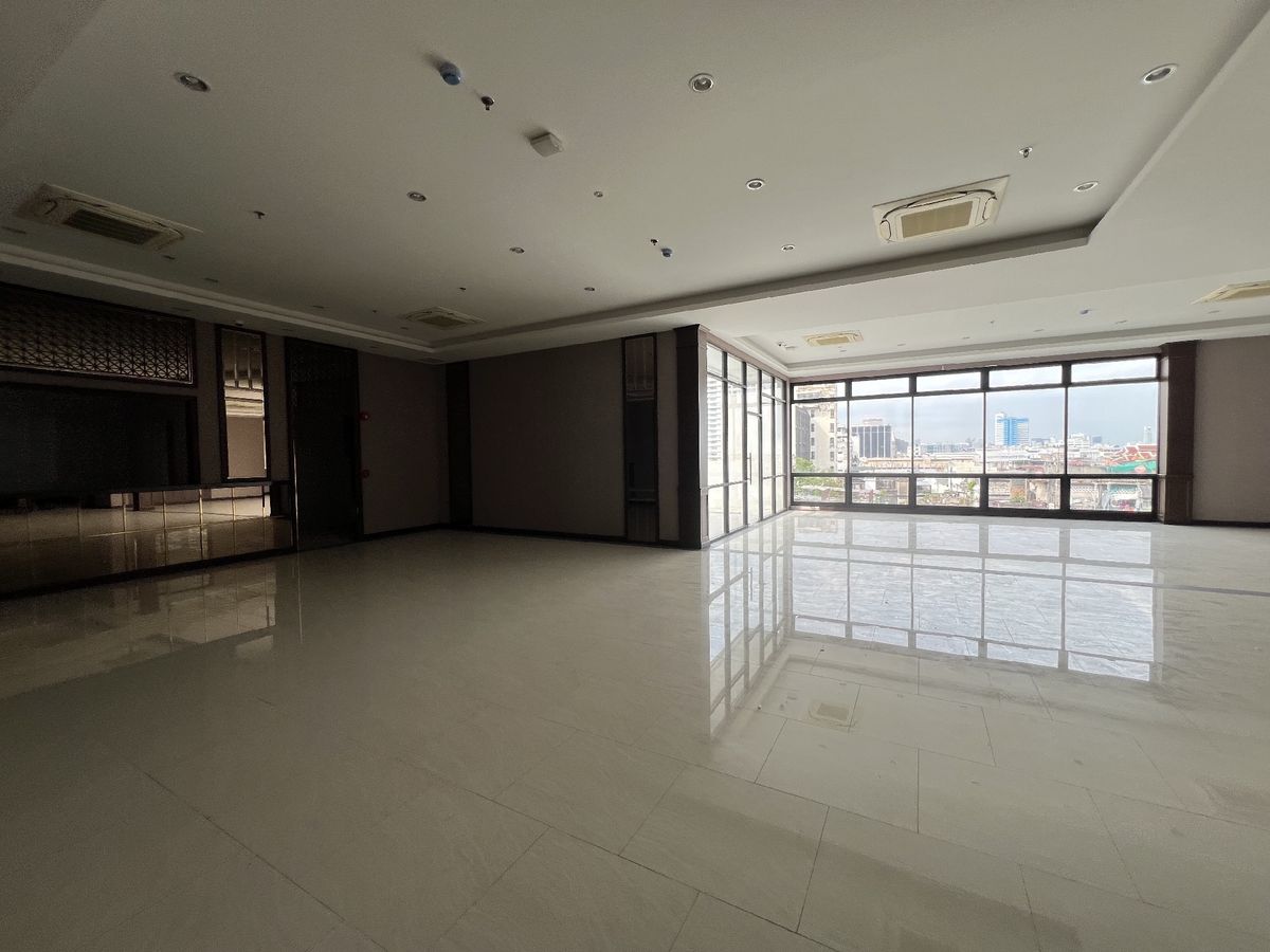 ให้เช่าร้านค้า/ตลาดนัดเยาวราช บางลำพู : Commercial Space at China Town - Ratchawong Rd., MRT Wat Mangkon 450 Meters can Walk for Restaurants , All Day Dining , Dining - room , Lounge and Coffee Bar