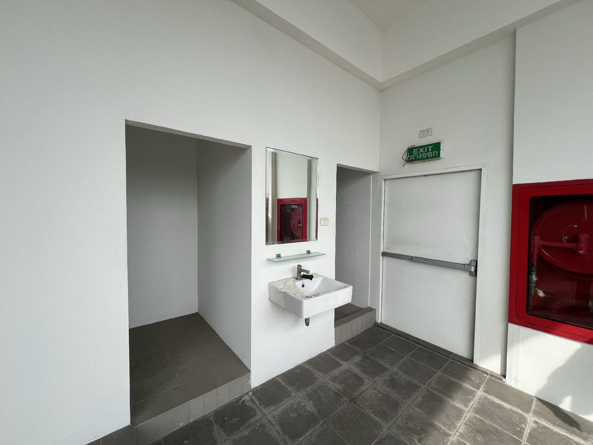 ให้เช่าร้านค้า/ตลาดนัดเยาวราช บางลำพู : Commercial Space at China Town - Ratchawong Rd., MRT Wat Mangkon 450 Meters can Walk for Restaurants , All Day Dining , Dining - room , Lounge and Coffee Bar